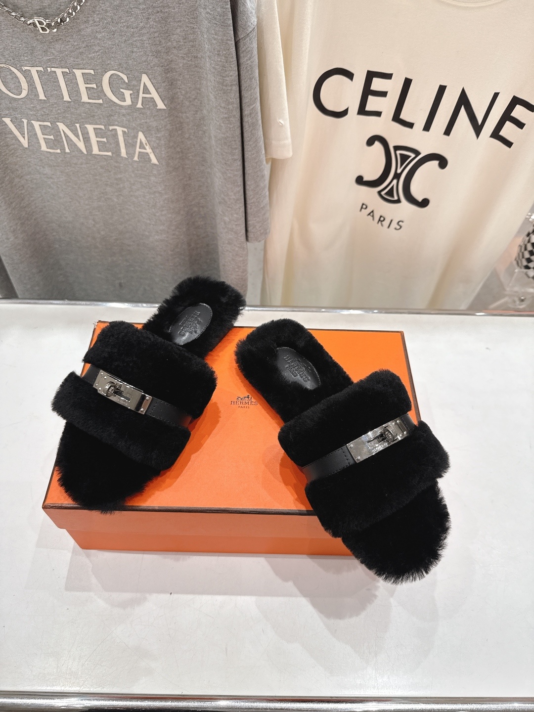 顶级出厂 Hermes*|爱马仕F021 2025ssH家新款平底毛毛拖鞋‼️羊羔毛特别柔软~上脚十分显