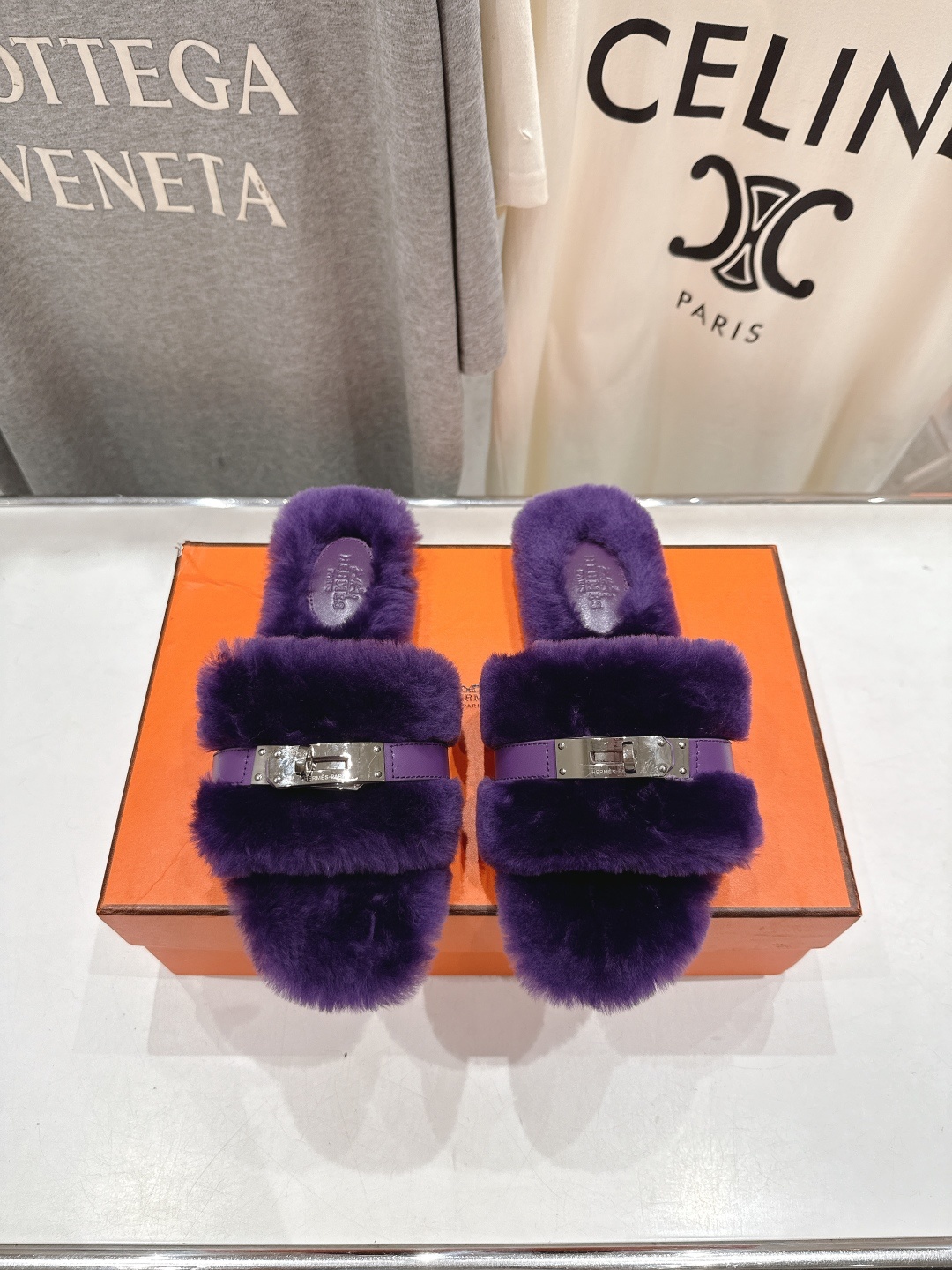 顶级出厂 Hermes*|爱马仕F021 2025ssH家新款平底毛毛拖鞋‼️羊羔毛特别柔软~上脚十分显
