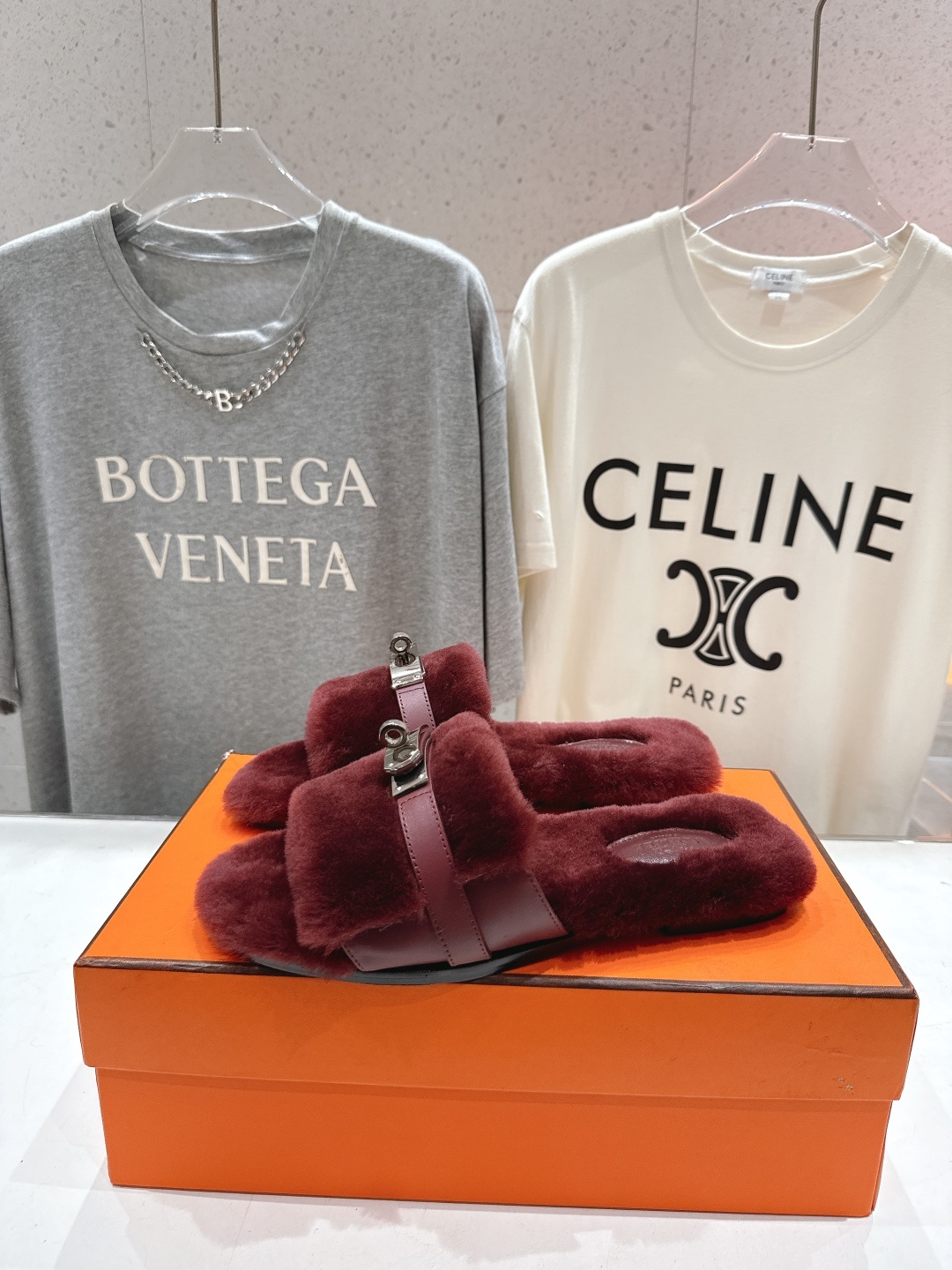 顶级出厂 Hermes*|爱马仕F021 2025ssH家新款平底毛毛拖鞋‼️羊羔毛特别柔软~上脚十分显