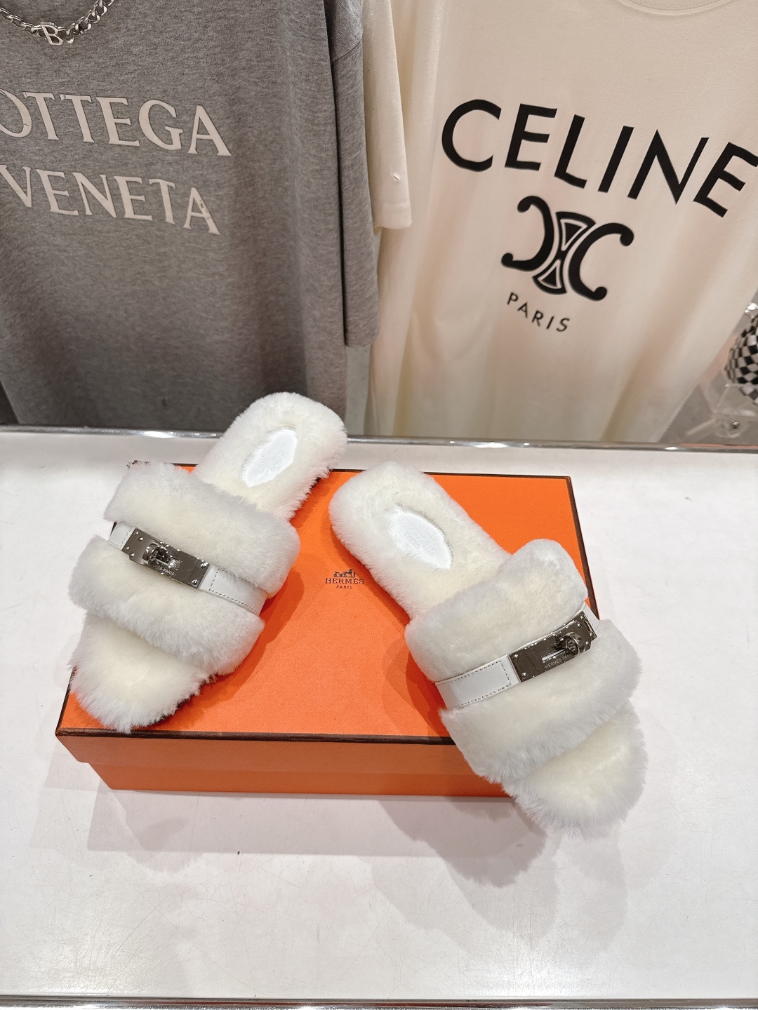 顶级出厂 Hermes*|爱马仕F021 2025ssH家新款平底毛毛拖鞋‼️羊羔毛特别柔软~上脚十分显
