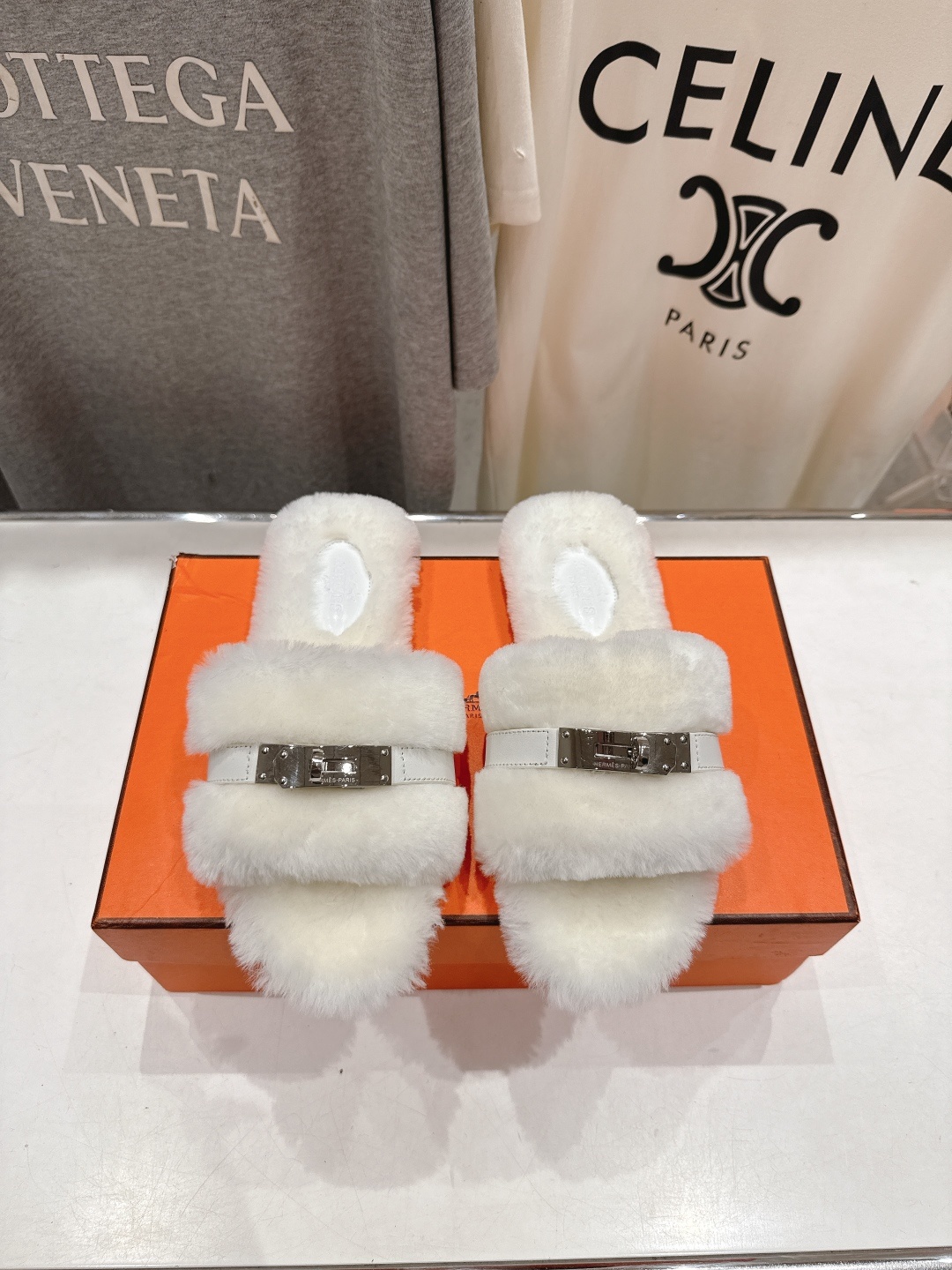 顶级出厂 Hermes*|爱马仕F021 2025ssH家新款平底毛毛拖鞋‼️羊羔毛特别柔软~上脚十分显