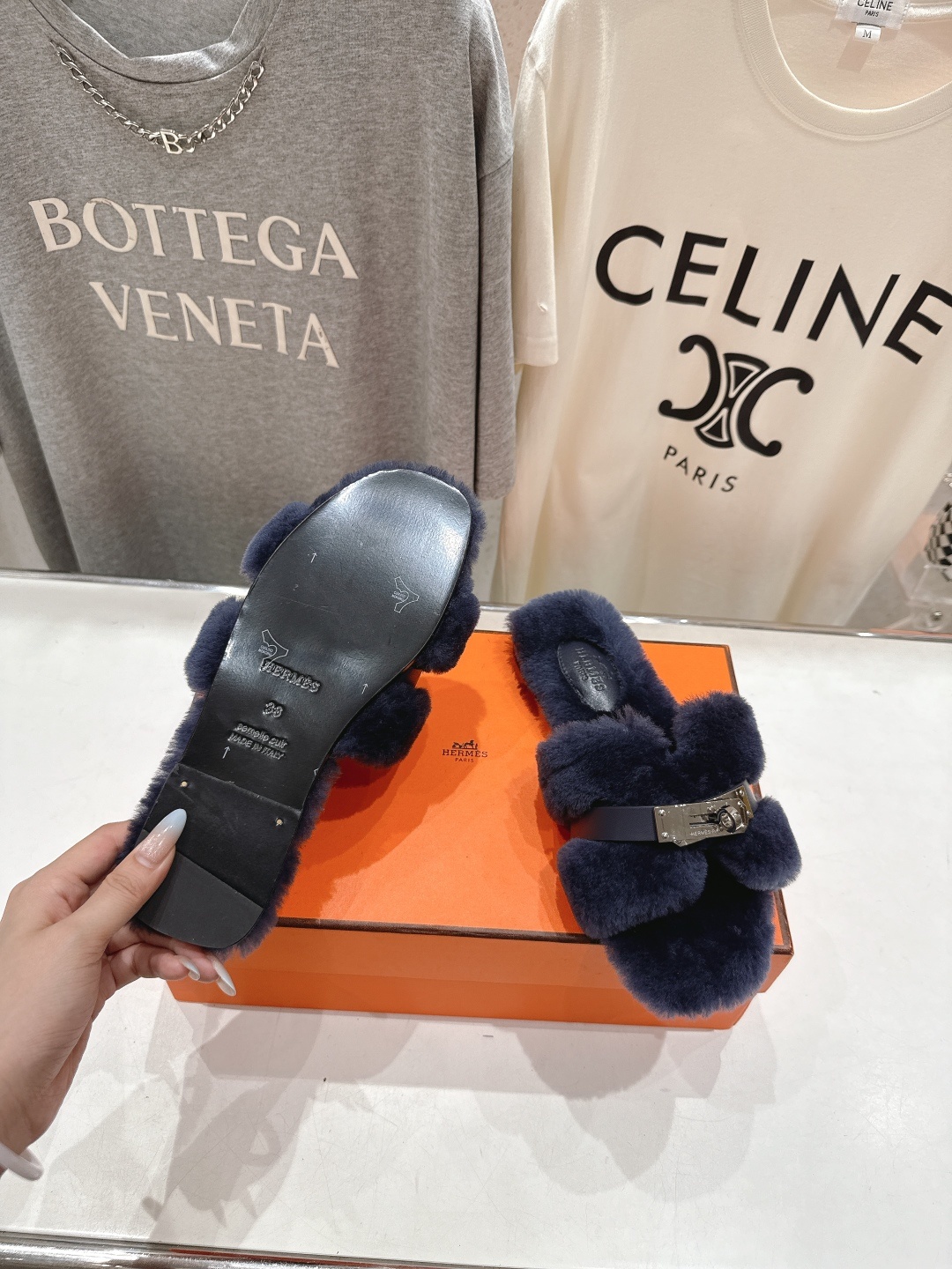 顶级出厂 Hermes*|爱马仕F021 2025ssH家新款平底毛毛拖鞋‼️羊羔毛特别柔软~上脚十分显