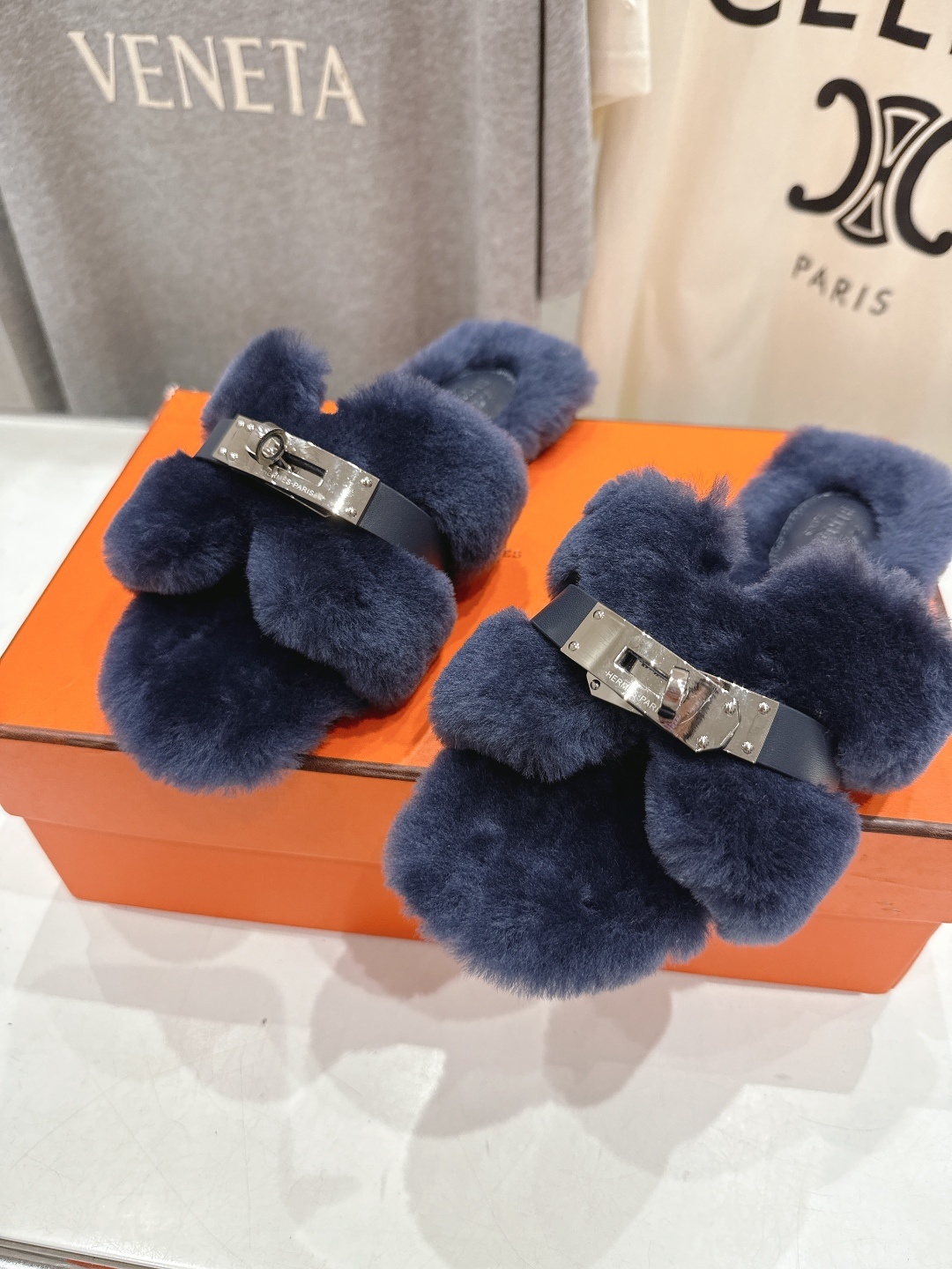 顶级出厂 Hermes*|爱马仕F021 2025ssH家新款平底毛毛拖鞋‼️羊羔毛特别柔软~上脚十分显