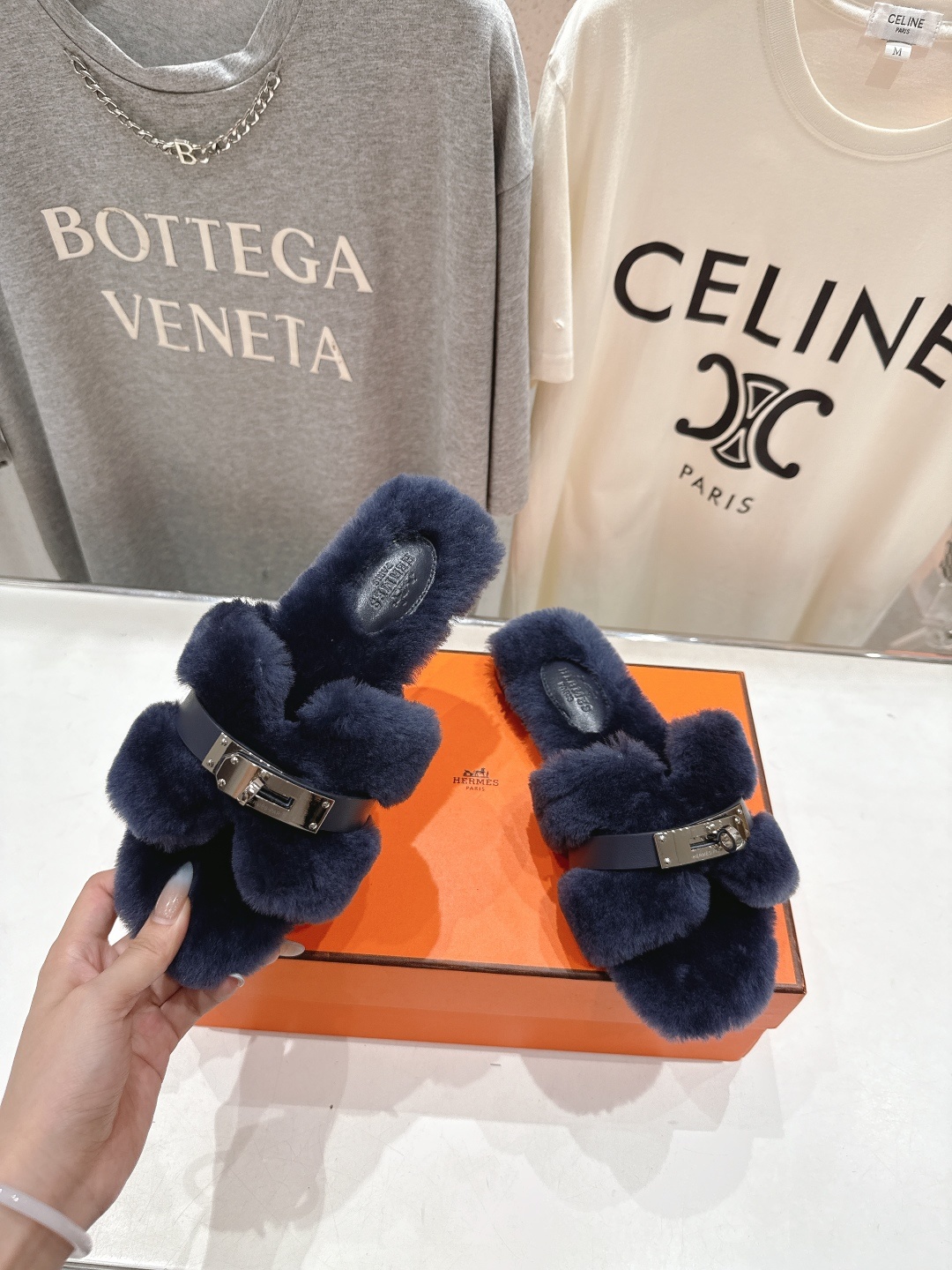 顶级出厂 Hermes*|爱马仕F021 2025ssH家新款平底毛毛拖鞋‼️羊羔毛特别柔软~上脚十分显
