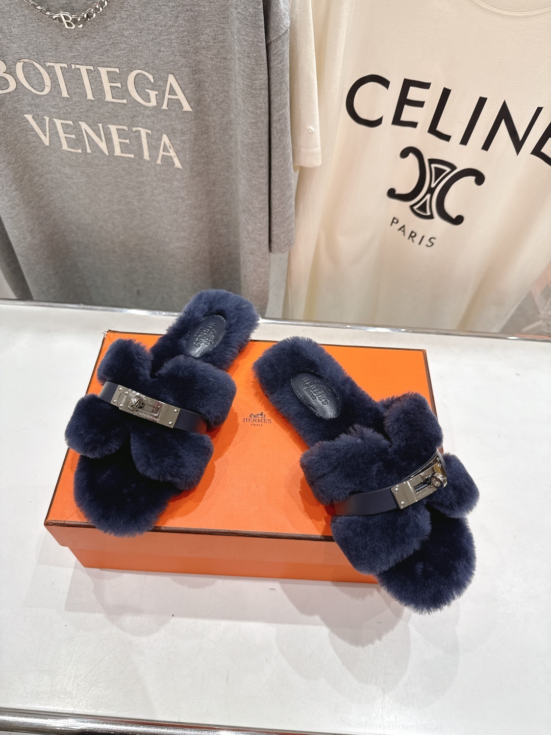顶级出厂 Hermes*|爱马仕F021 2025ssH家新款平底毛毛拖鞋‼️羊羔毛特别柔软~上脚十分显