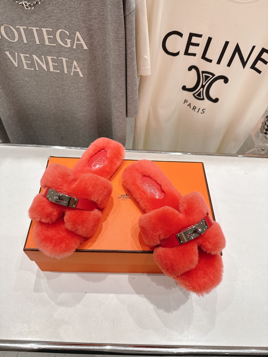顶级出厂 Hermes*|爱马仕F021 2025ssH家新款平底毛毛拖鞋‼️羊羔毛特别柔软~上脚十分显