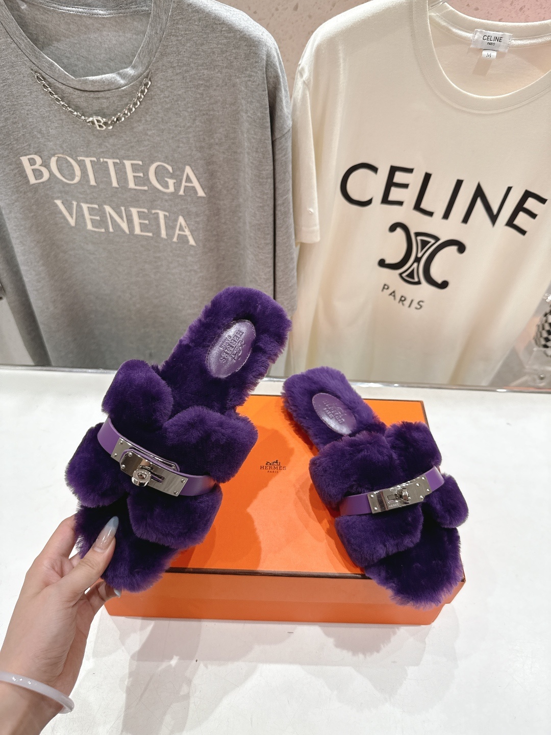 顶级出厂 Hermes*|爱马仕F021 2025ssH家新款平底毛毛拖鞋‼️羊羔毛特别柔软~上脚十分显