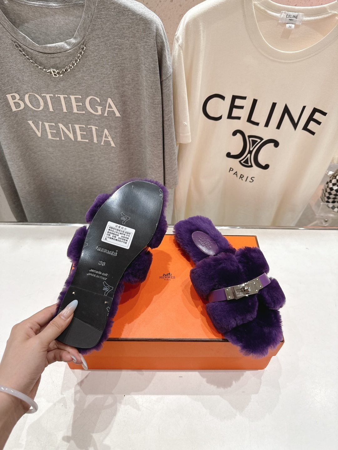 顶级出厂 Hermes*|爱马仕F021 2025ssH家新款平底毛毛拖鞋‼️羊羔毛特别柔软~上脚十分显