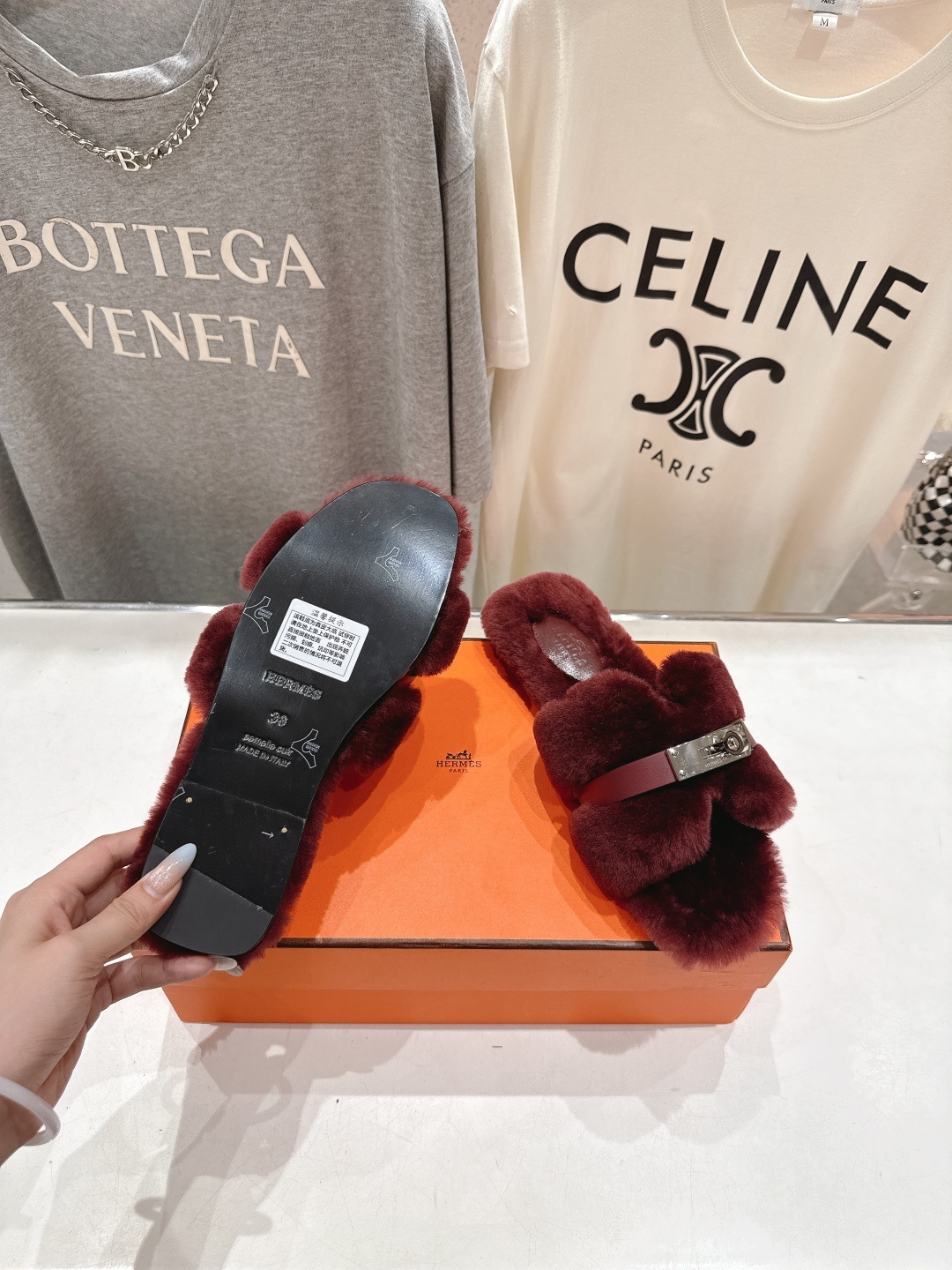 顶级出厂 Hermes*|爱马仕F021 2025ssH家新款平底毛毛拖鞋‼️羊羔毛特别柔软~上脚十分显