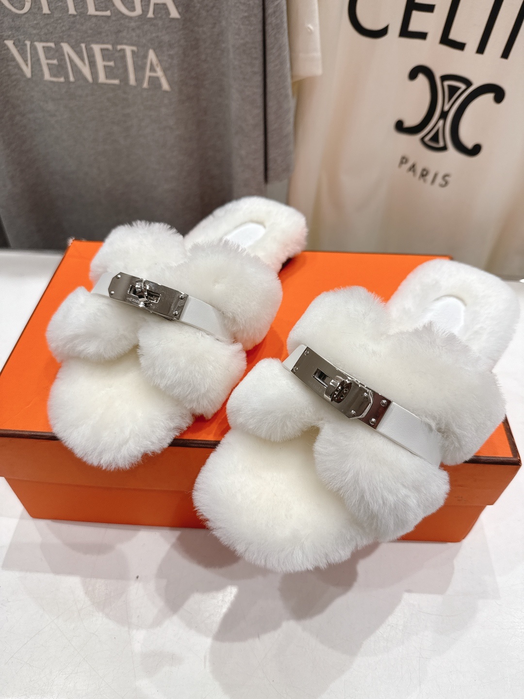顶级出厂 Hermes*|爱马仕F021 2025ssH家新款平底毛毛拖鞋‼️羊羔毛特别柔软~上脚十分显