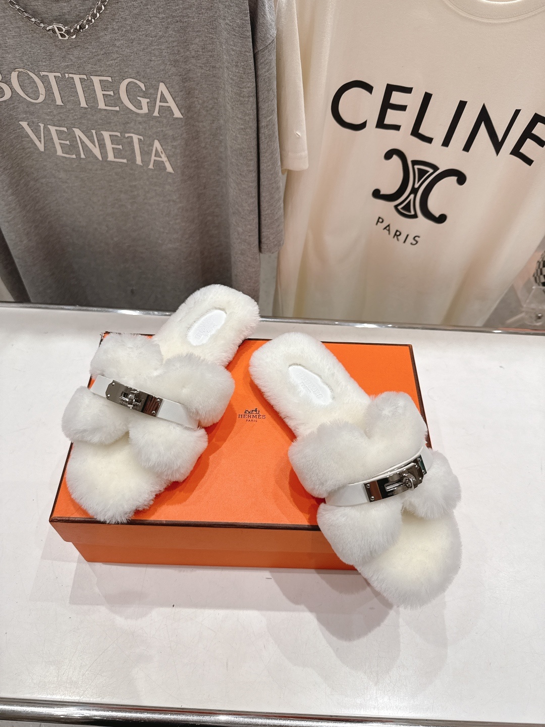 顶级出厂 Hermes*|爱马仕F021 2025ssH家新款平底毛毛拖鞋‼️羊羔毛特别柔软~上脚十分显