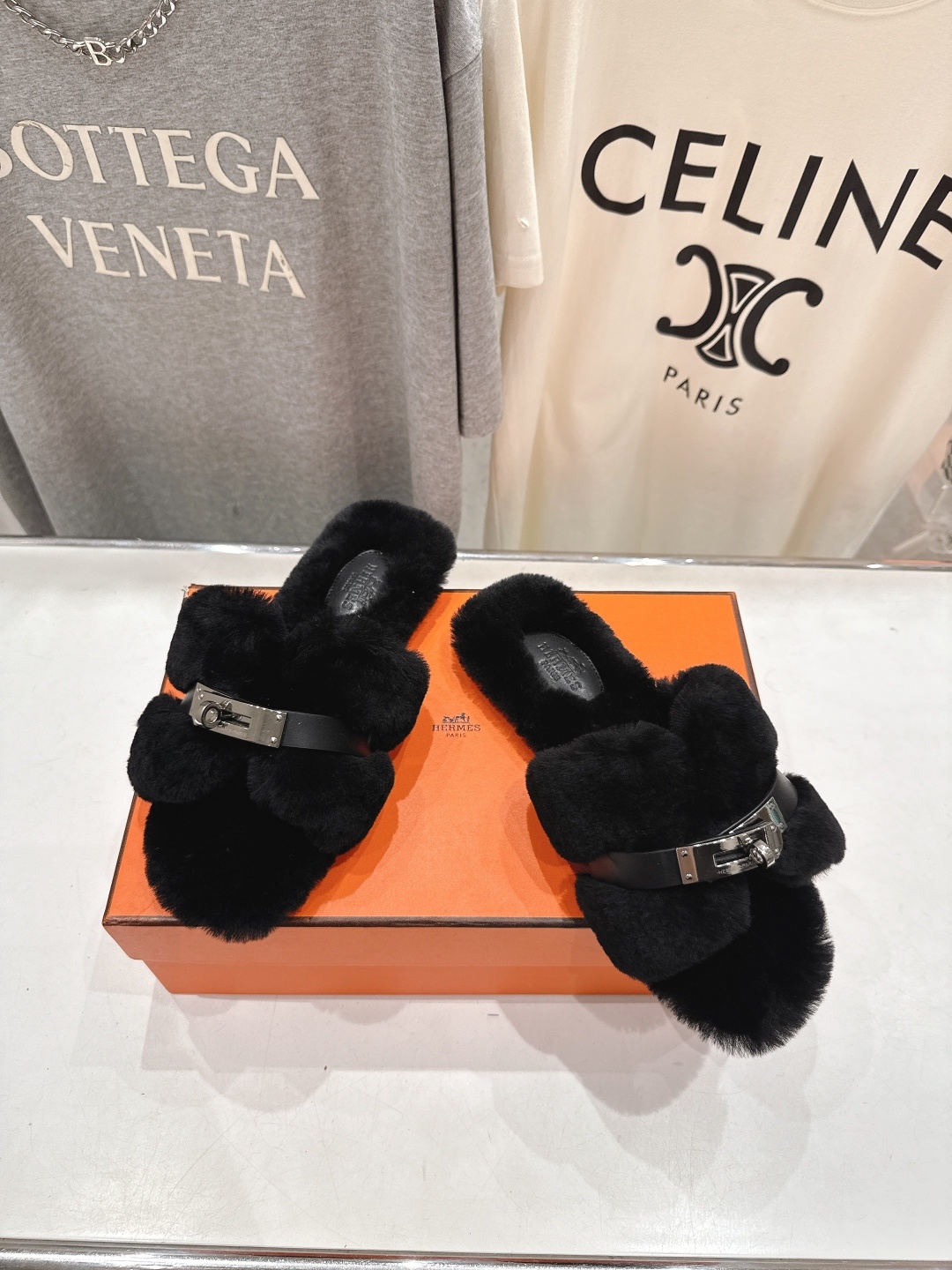 顶级出厂 Hermes*|爱马仕F021 2025ssH家新款平底毛毛拖鞋‼️羊羔毛特别柔软~上脚十分显
