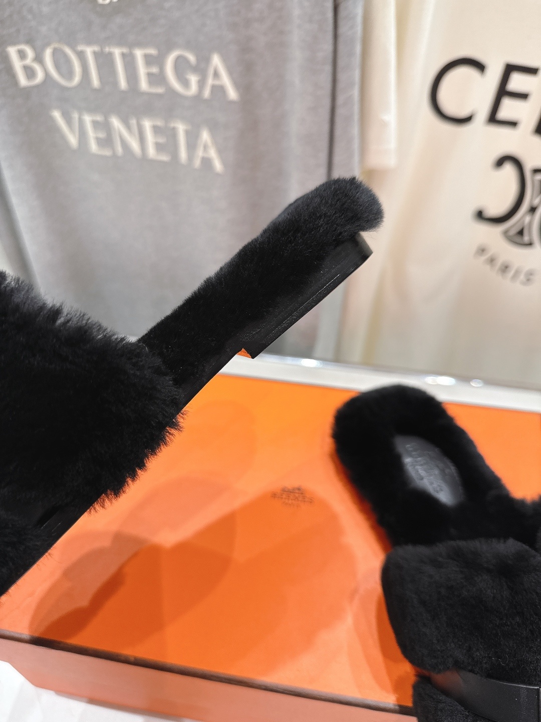 顶级出厂 Hermes*|爱马仕F021 2025ssH家新款平底毛毛拖鞋‼️羊羔毛特别柔软~上脚十分显