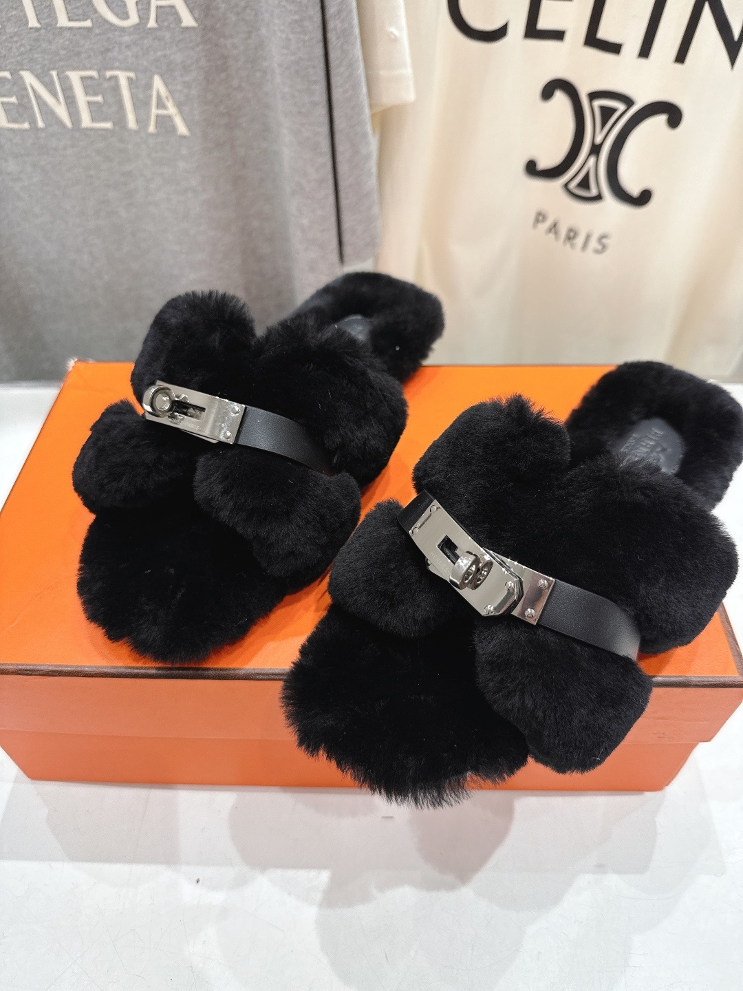 顶级出厂 Hermes*|爱马仕F021 2025ssH家新款平底毛毛拖鞋‼️羊羔毛特别柔软~上脚十分显