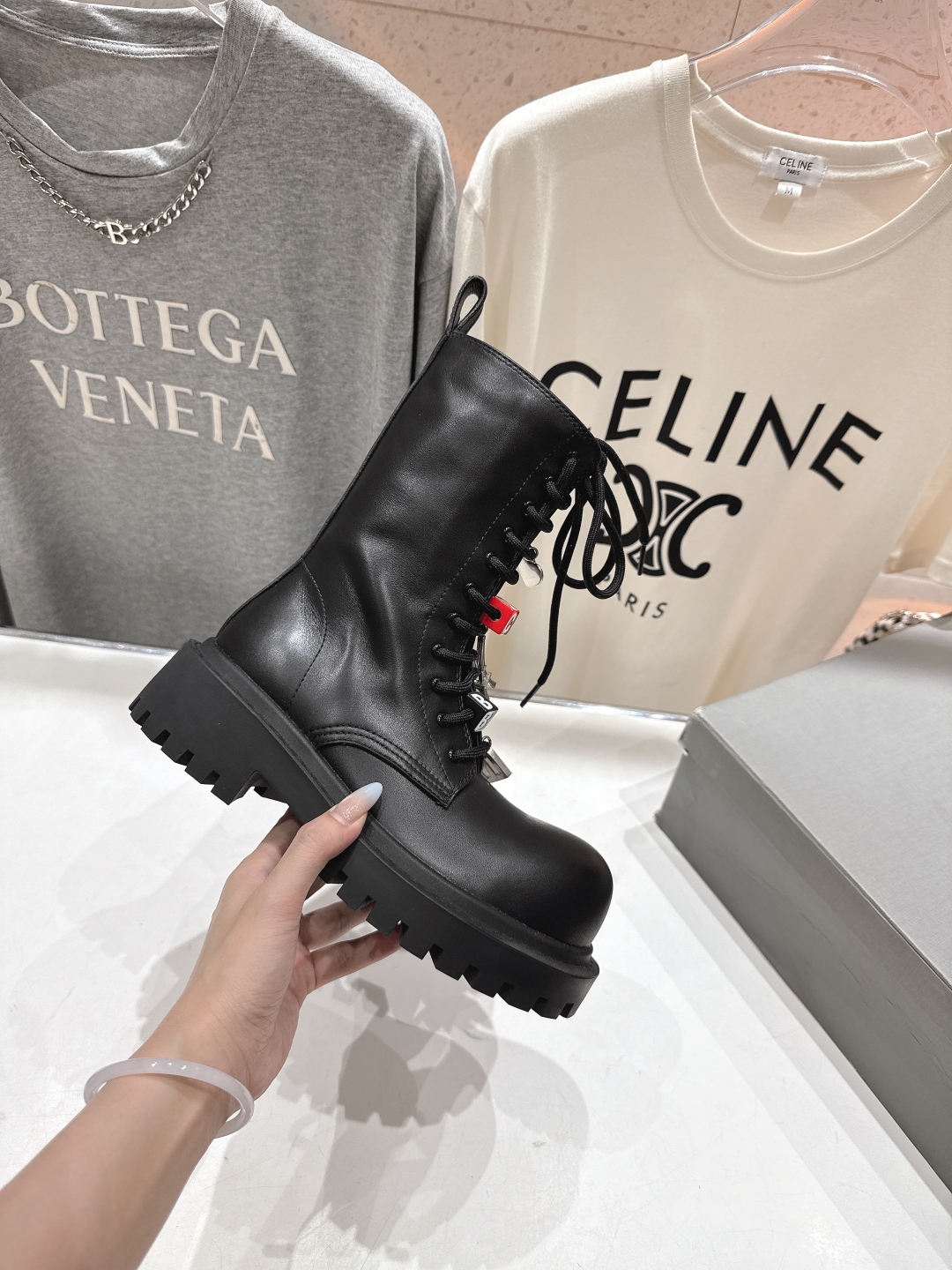 高版本出厂 BALENCIAG*巴黎世家F046 2025ss秋冬新款绑带中筒机车靴马丁靴采用原版同步柔