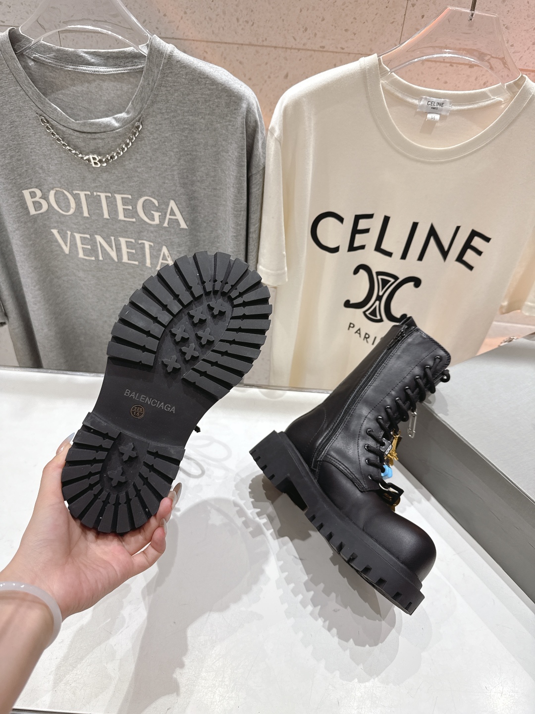 高版本出厂 BALENCIAG*巴黎世家F046 2025ss秋冬新款绑带中筒机车靴马丁靴采用原版同步柔