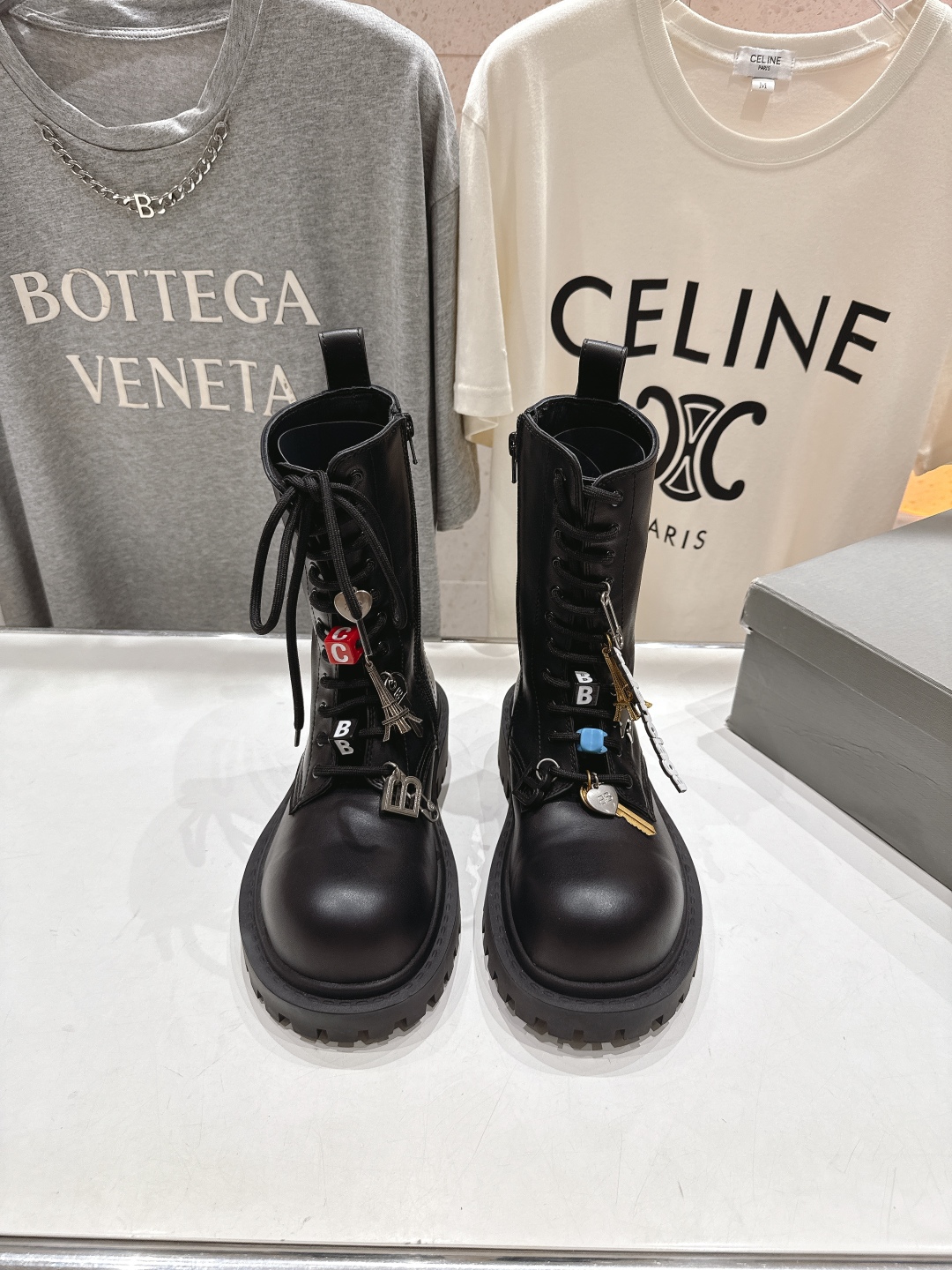高版本出厂 BALENCIAG*巴黎世家F046 2025ss秋冬新款绑带中筒机车靴马丁靴采用原版同步柔