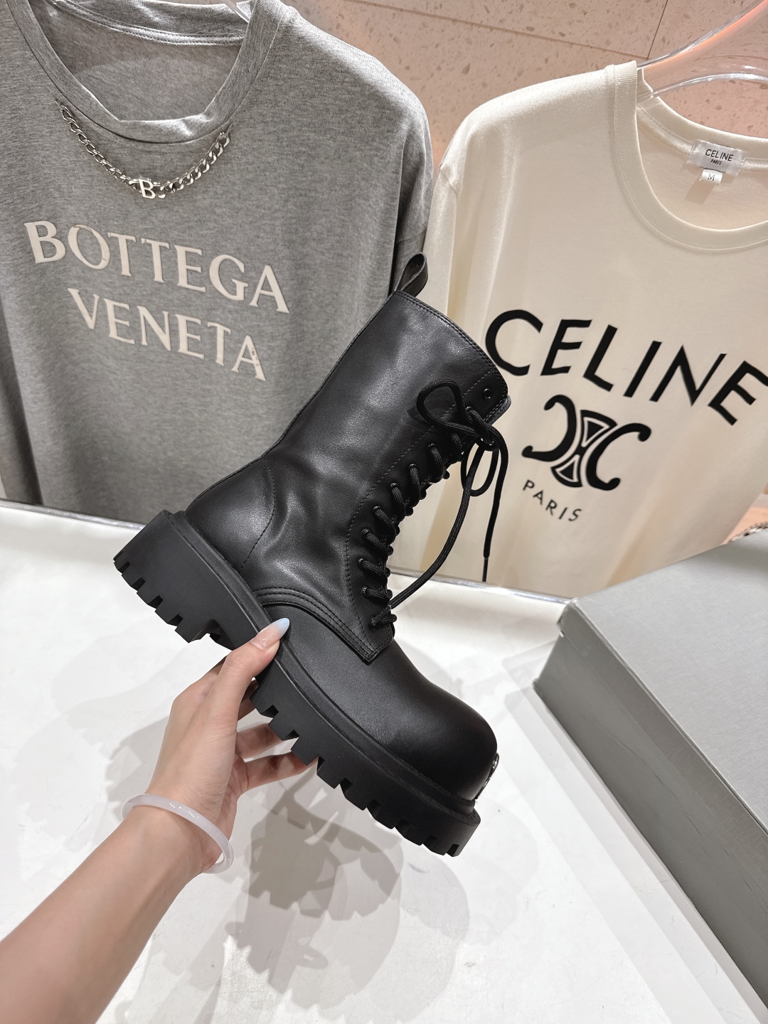 高版本出厂 BALENCIAG*巴黎世家F046 2025ss秋冬新款绑带中筒机车靴马丁靴采用原版同步柔
