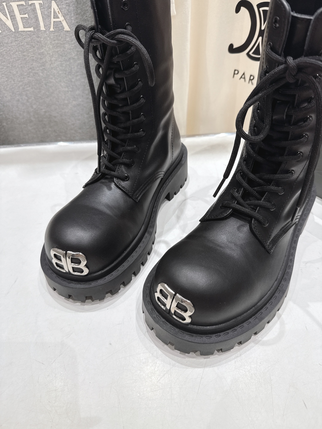 高版本出厂 BALENCIAG*巴黎世家F046 2025ss秋冬新款绑带中筒机车靴马丁靴采用原版同步柔