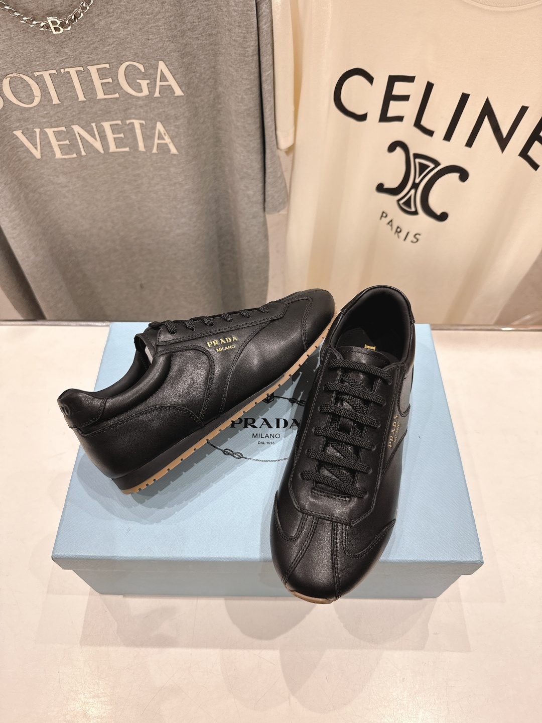 高版本出厂 情侣款 Prada 普拉达 F034 25ss/专柜新款情侣平底运动休闲鞋德训鞋阿甘鞋~各路