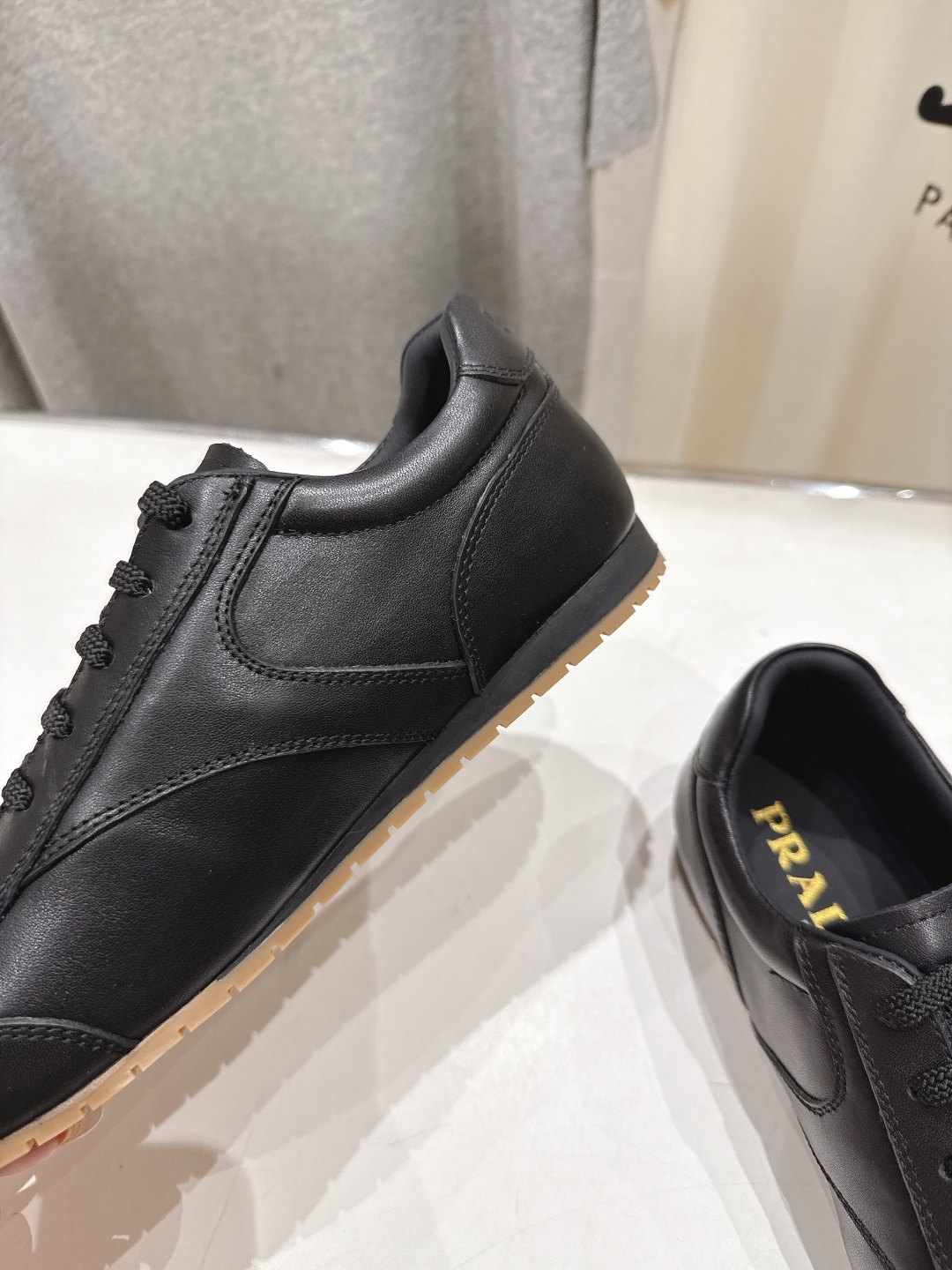高版本出厂 情侣款 Prada 普拉达 F034 25ss/专柜新款情侣平底运动休闲鞋德训鞋阿甘鞋~各路
