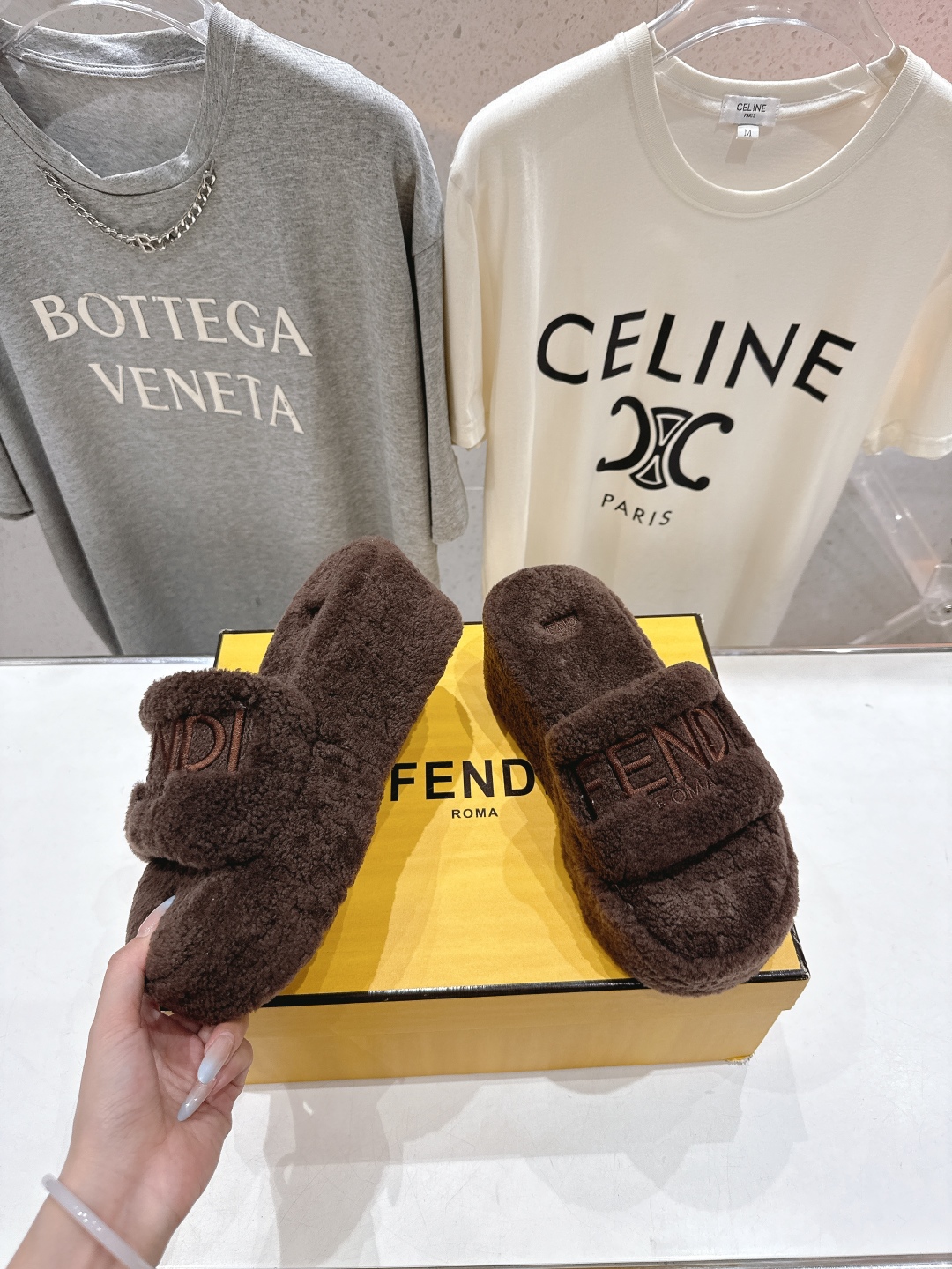 高版本出厂 Fendi/芬迪F013 2025ss秋冬新款居家坡跟毛拖，真是好看好萌哒原版复刻精致电绣l