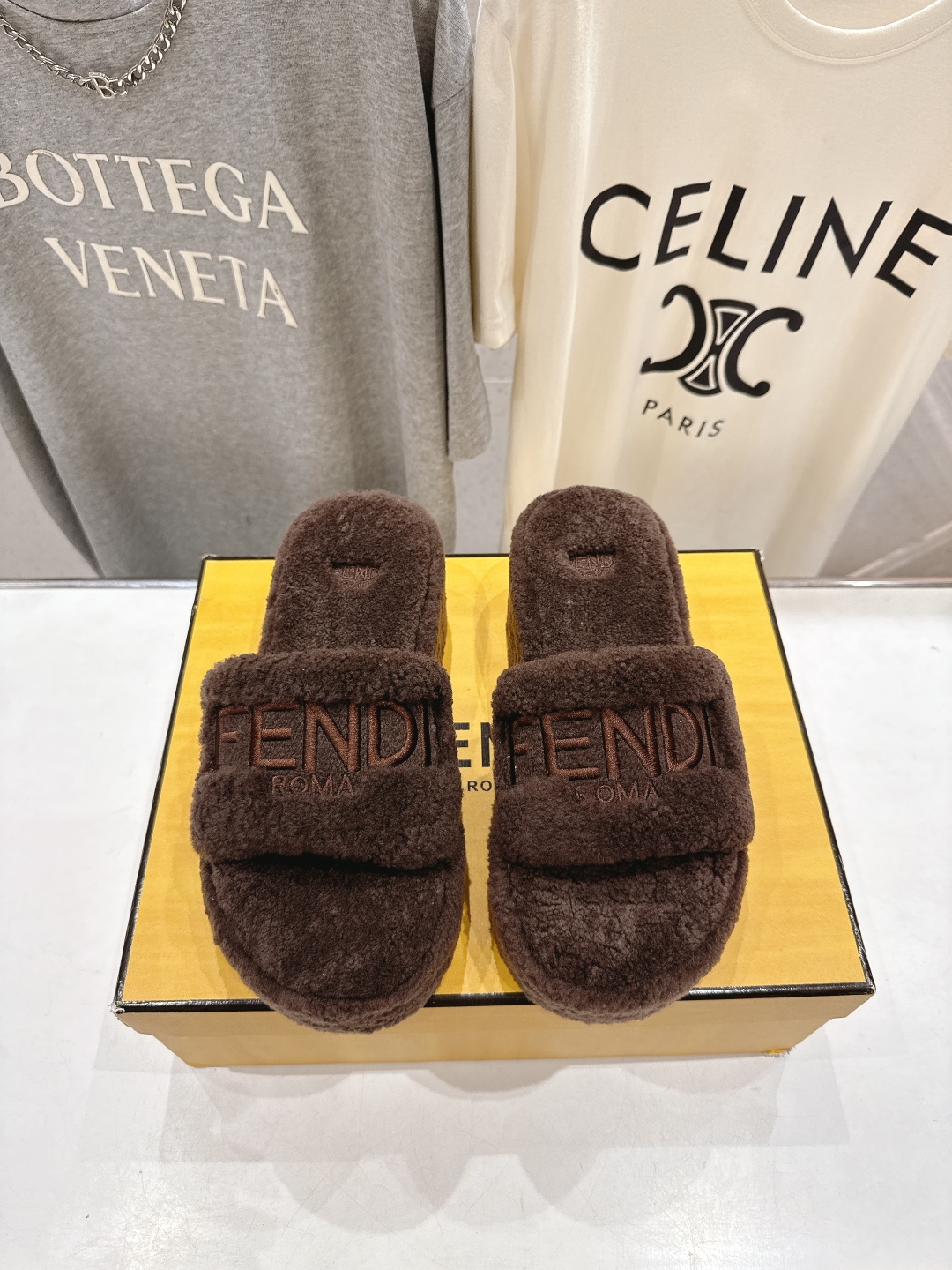 高版本出厂 Fendi/芬迪F013 2025ss秋冬新款居家坡跟毛拖，真是好看好萌哒原版复刻精致电绣l