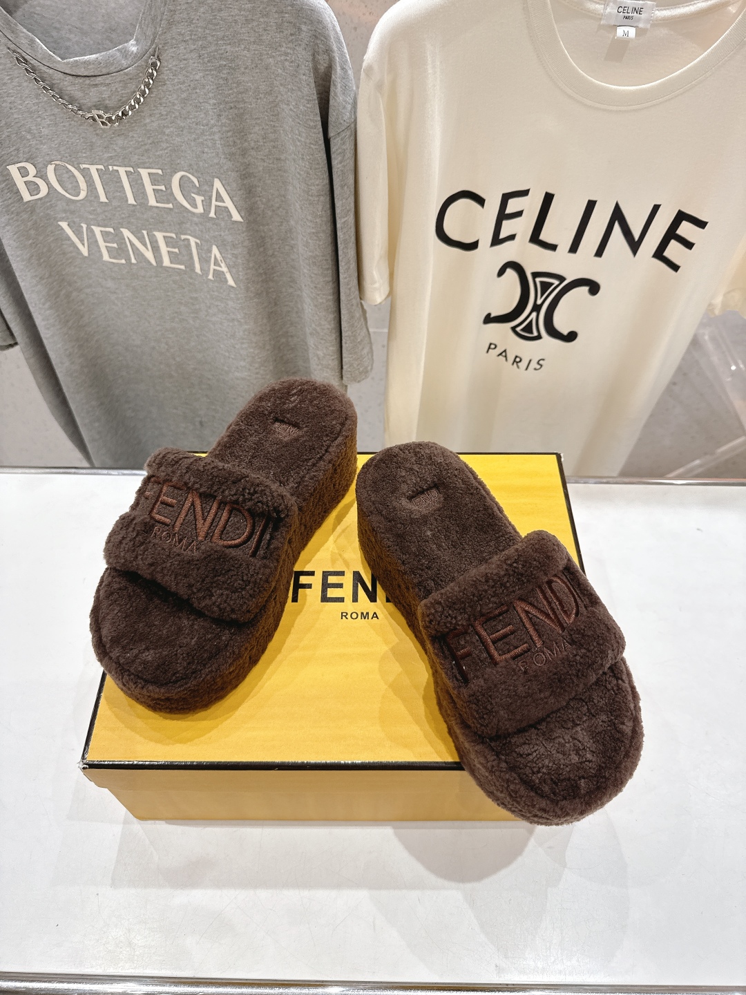 高版本出厂 Fendi/芬迪F013 2025ss秋冬新款居家坡跟毛拖，真是好看好萌哒原版复刻精致电绣l