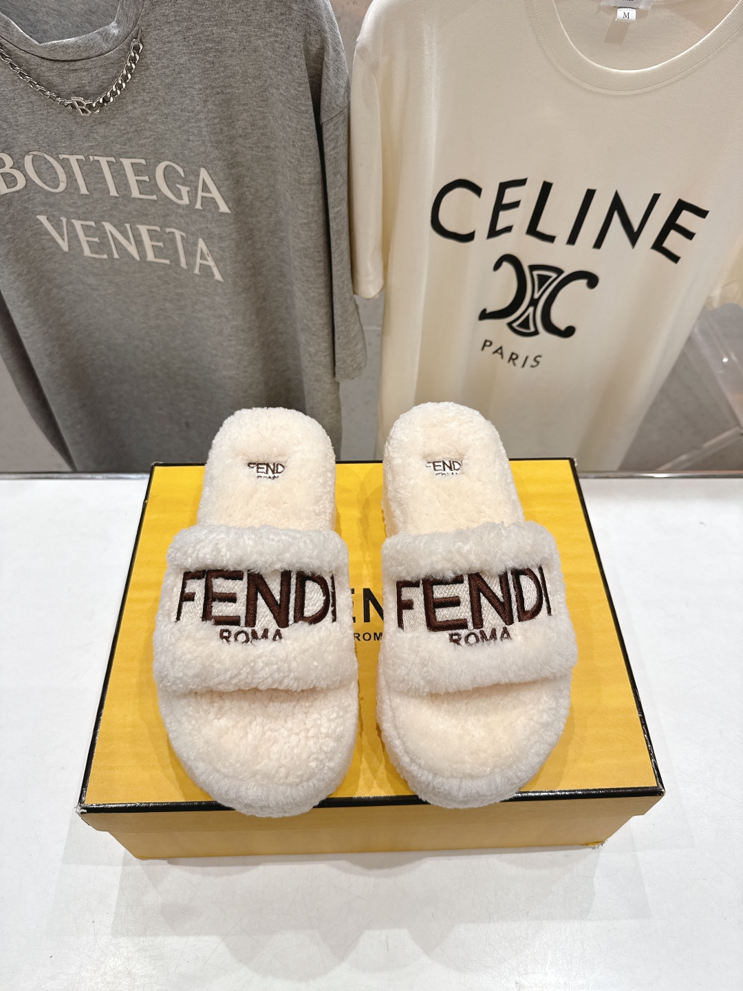 高版本出厂 Fendi/芬迪F013 2025ss秋冬新款居家坡跟毛拖，真是好看好萌哒原版复刻精致电绣l