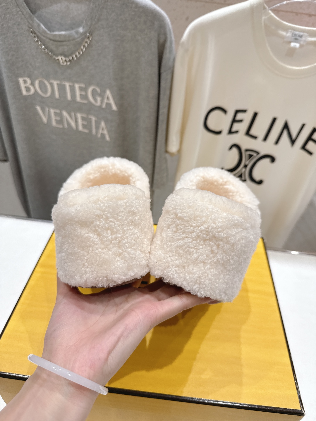 高版本出厂 Fendi/芬迪F013 2025ss秋冬新款居家坡跟毛拖，真是好看好萌哒原版复刻精致电绣l