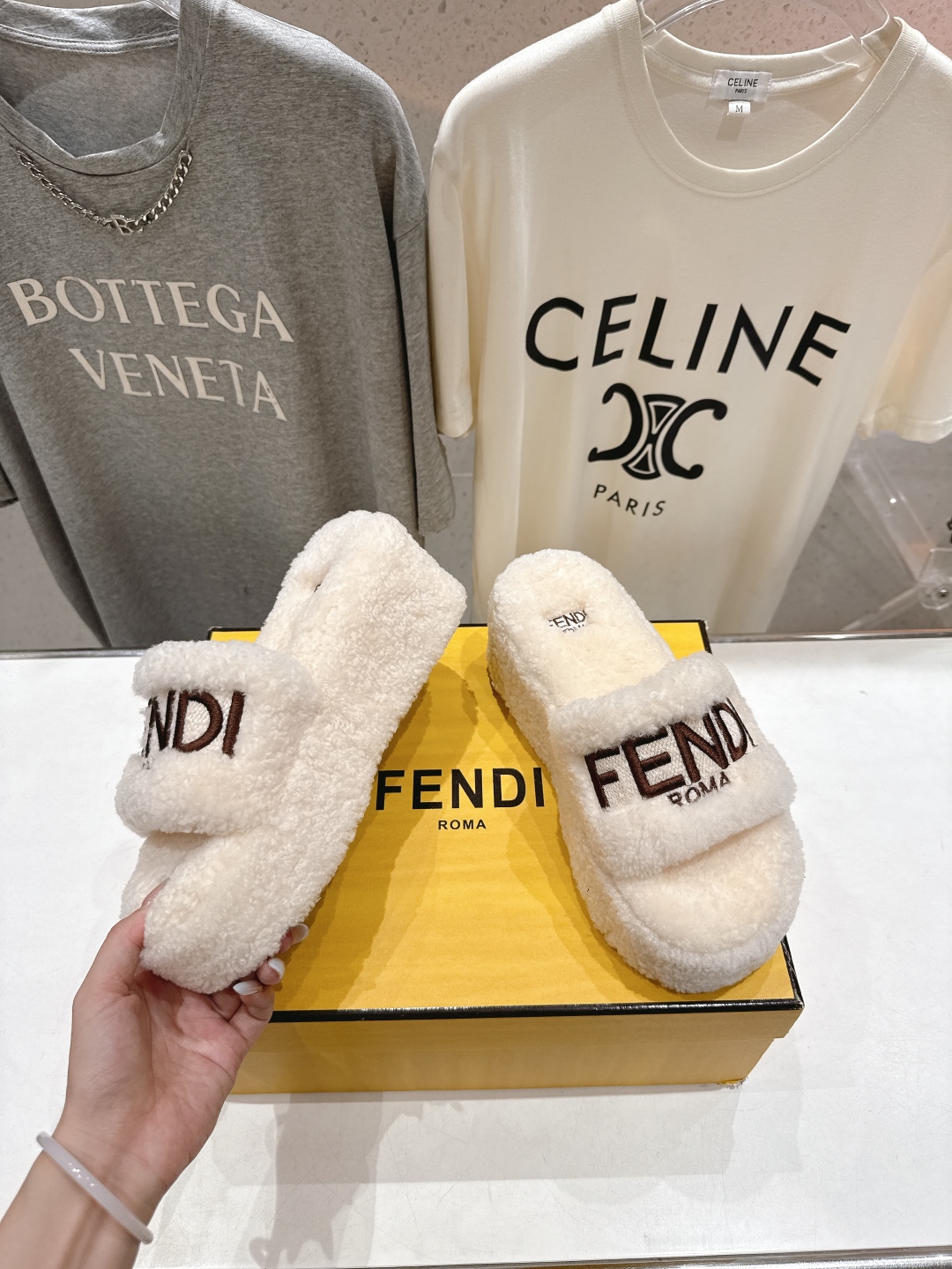 高版本出厂 Fendi/芬迪F013 2025ss秋冬新款居家坡跟毛拖，真是好看好萌哒原版复刻精致电绣l