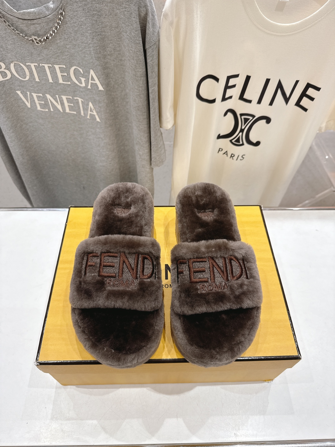 高版本出厂 Fendi/芬迪F013 2025ss秋冬新款居家坡跟毛拖，真是好看好萌哒原版复刻精致电绣l
