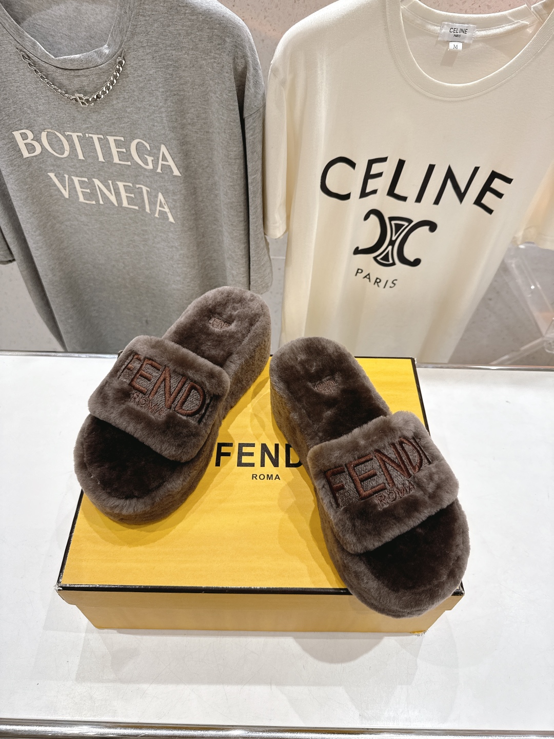 高版本出厂 Fendi/芬迪F013 2025ss秋冬新款居家坡跟毛拖，真是好看好萌哒原版复刻精致电绣l