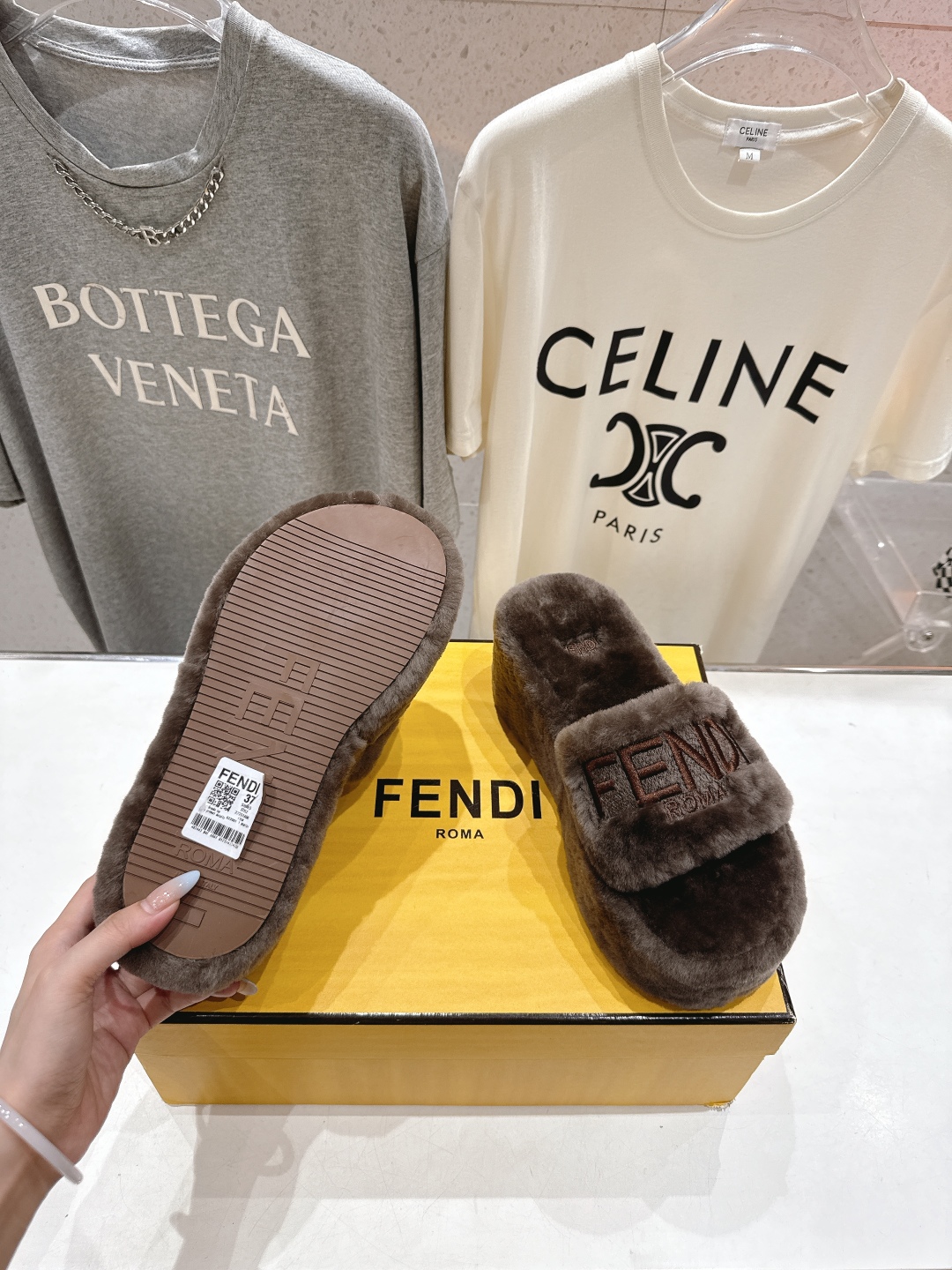 高版本出厂 Fendi/芬迪F013 2025ss秋冬新款居家坡跟毛拖，真是好看好萌哒原版复刻精致电绣l