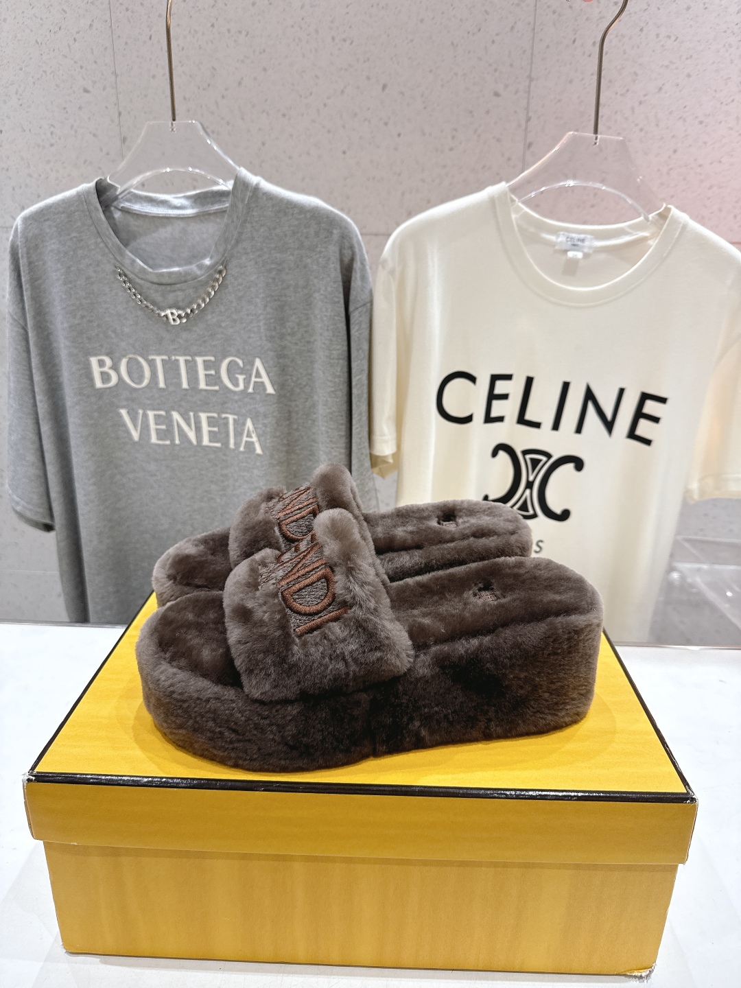 高版本出厂 Fendi/芬迪F013 2025ss秋冬新款居家坡跟毛拖，真是好看好萌哒原版复刻精致电绣l