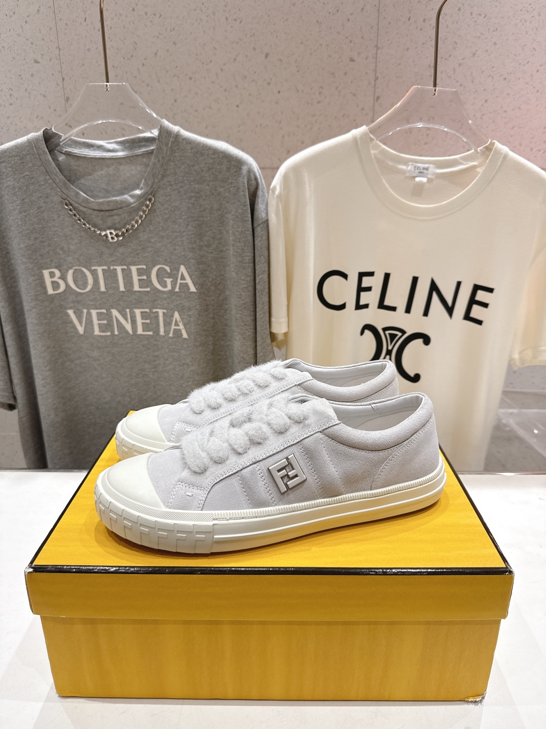 高版本出厂情侣款 最新火爆 FENDI/芬迪F029 2025ss新款皮面系带情侣运动休闲鞋-全新必备款