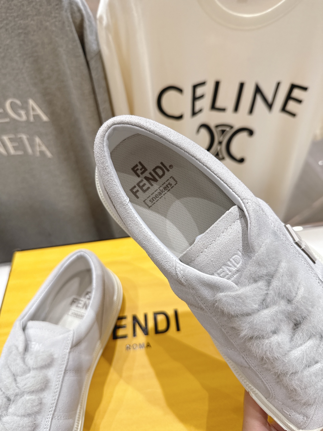 高版本出厂情侣款 最新火爆 FENDI/芬迪F029 2025ss新款皮面系带情侣运动休闲鞋-全新必备款