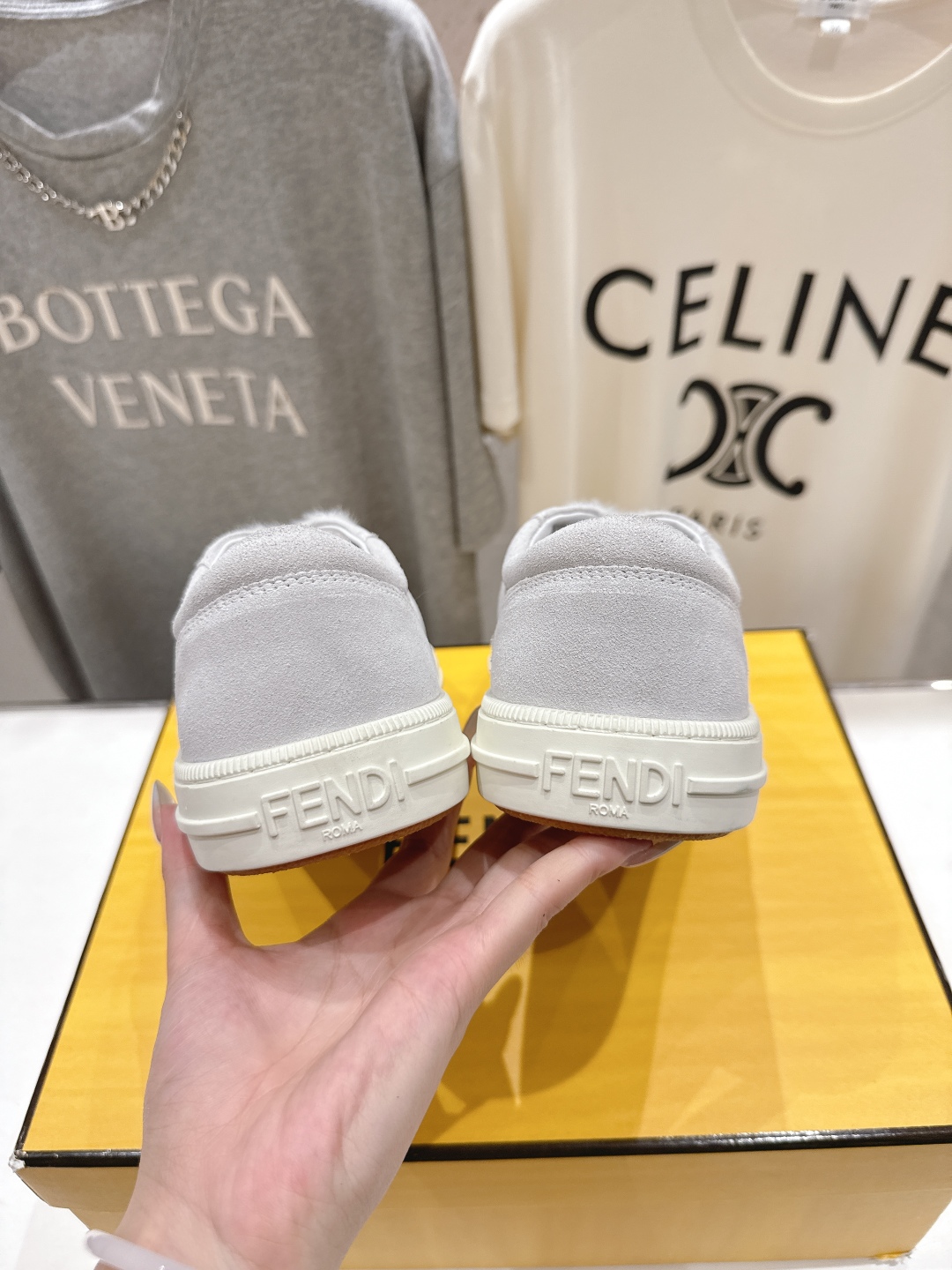 高版本出厂情侣款 最新火爆 FENDI/芬迪F029 2025ss新款皮面系带情侣运动休闲鞋-全新必备款