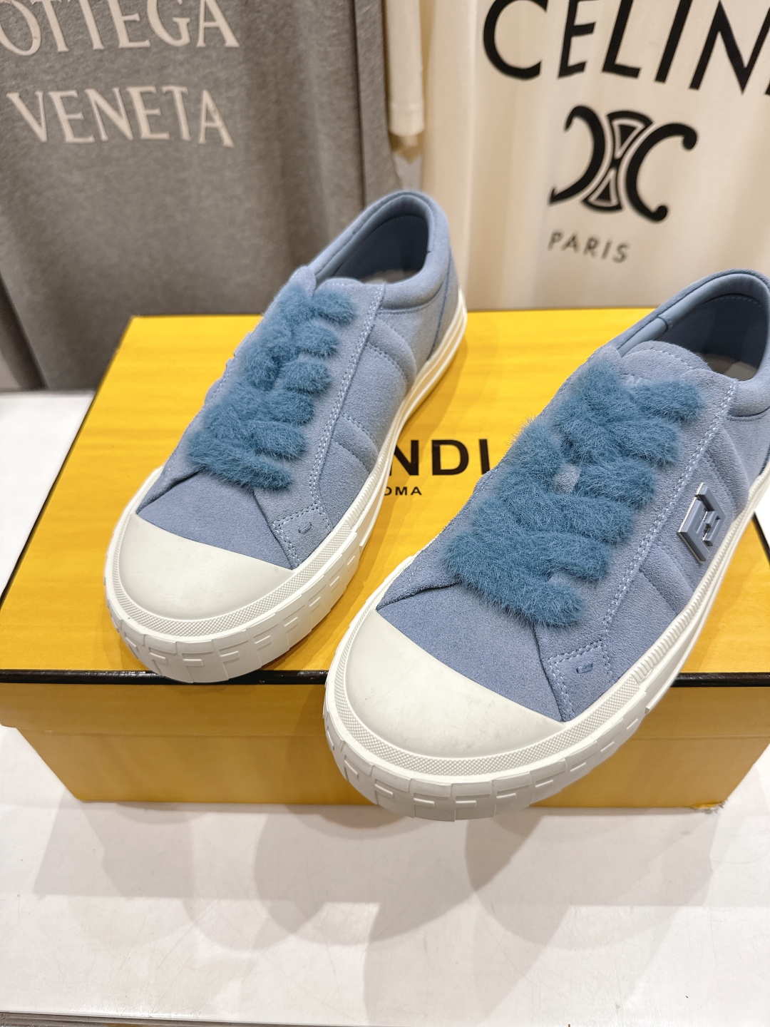高版本出厂情侣款 最新火爆 FENDI/芬迪F029 2025ss新款皮面系带情侣运动休闲鞋-全新必备款