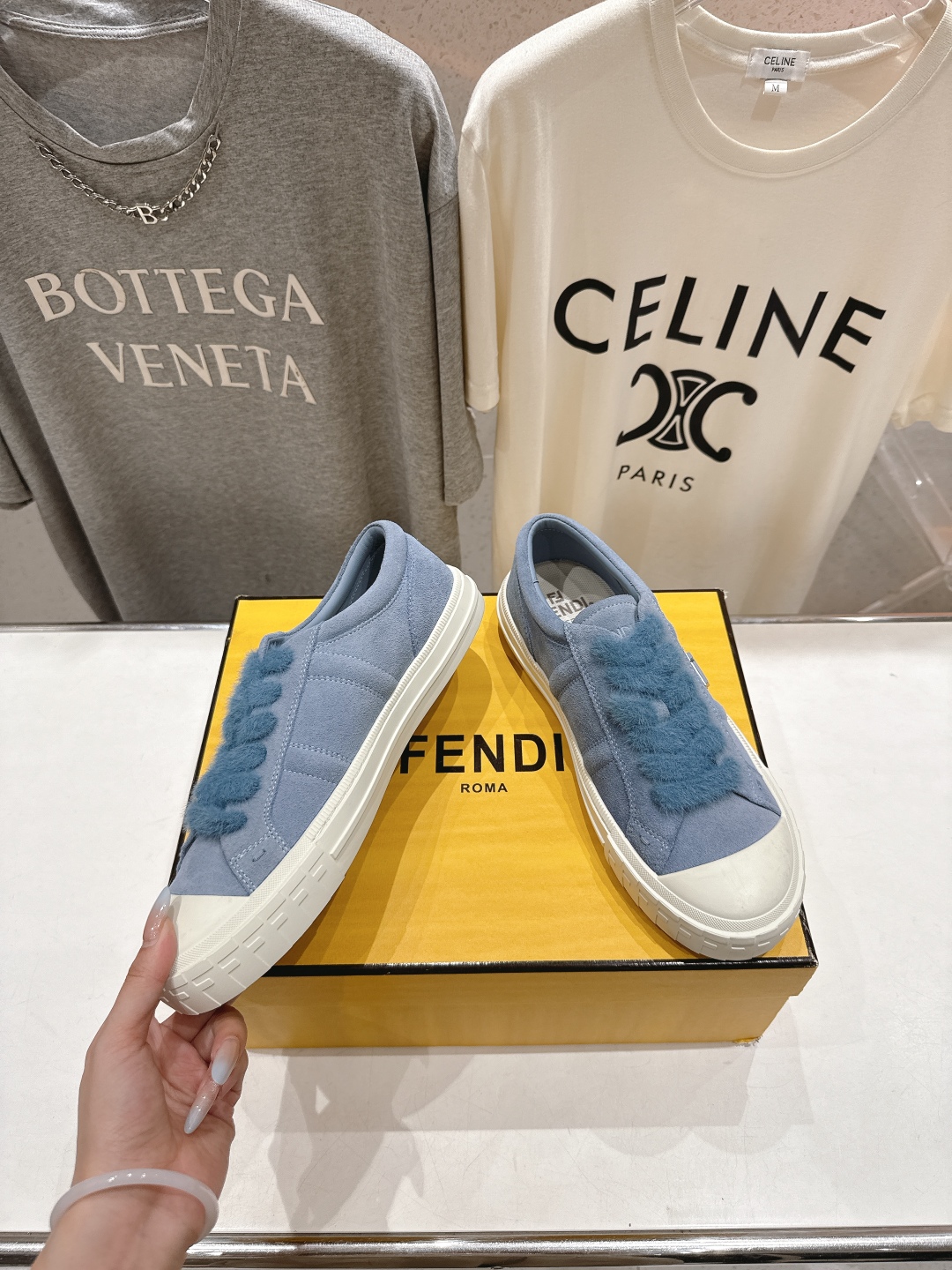 高版本出厂情侣款 最新火爆 FENDI/芬迪F029 2025ss新款皮面系带情侣运动休闲鞋-全新必备款
