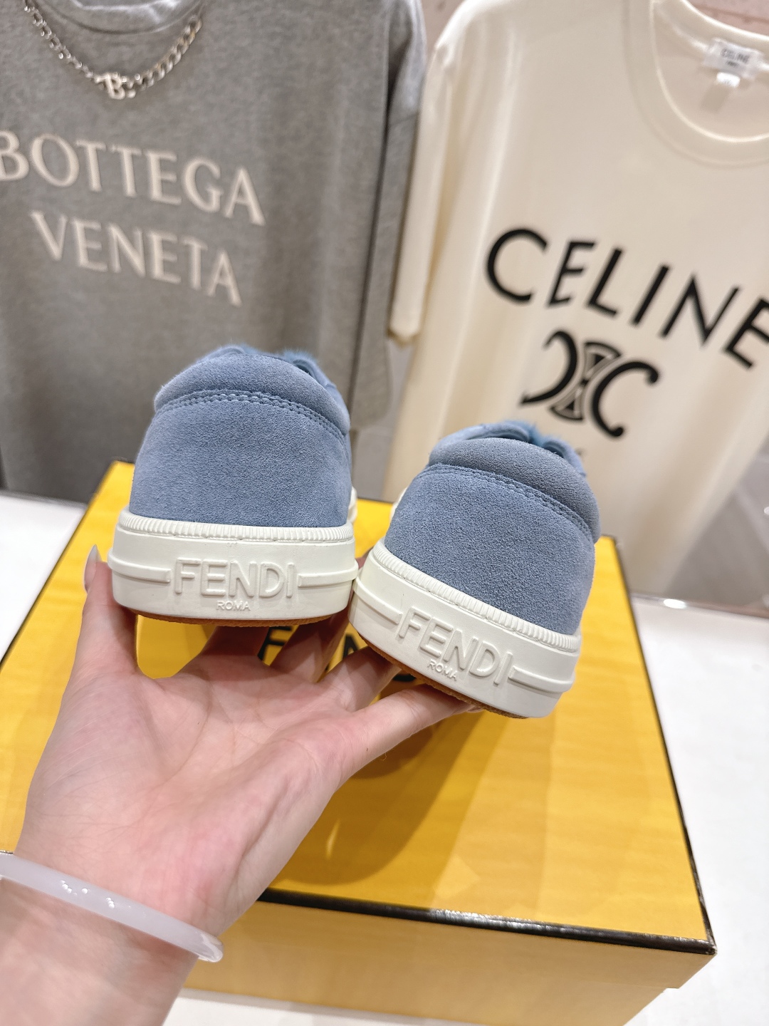 高版本出厂情侣款 最新火爆 FENDI/芬迪F029 2025ss新款皮面系带情侣运动休闲鞋-全新必备款