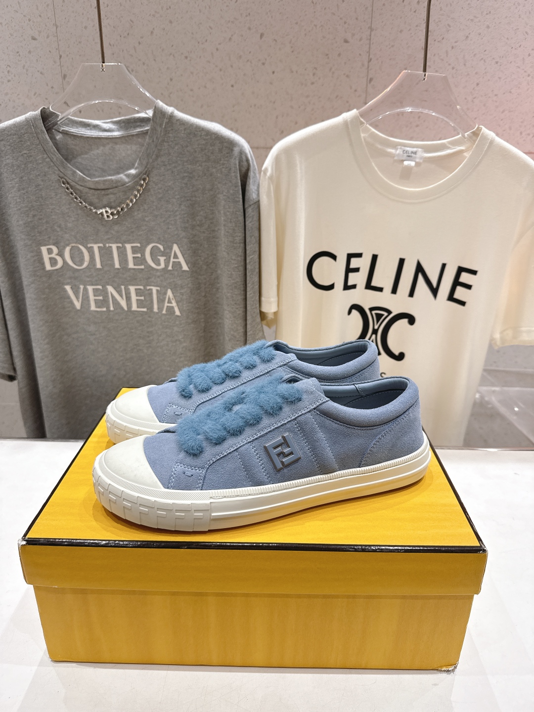 高版本出厂情侣款 最新火爆 FENDI/芬迪F029 2025ss新款皮面系带情侣运动休闲鞋-全新必备款