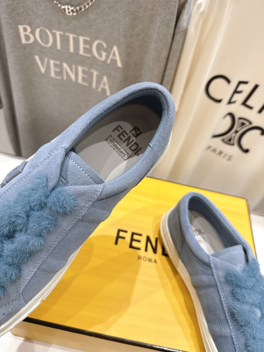 高版本出厂情侣款 最新火爆 FENDI/芬迪F029 2025ss新款皮面系带情侣运动休闲鞋-全新必备款