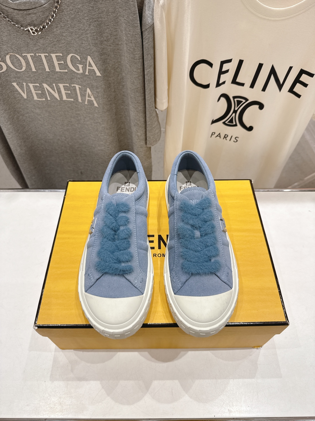 高版本出厂情侣款 最新火爆 FENDI/芬迪F029 2025ss新款皮面系带情侣运动休闲鞋-全新必备款