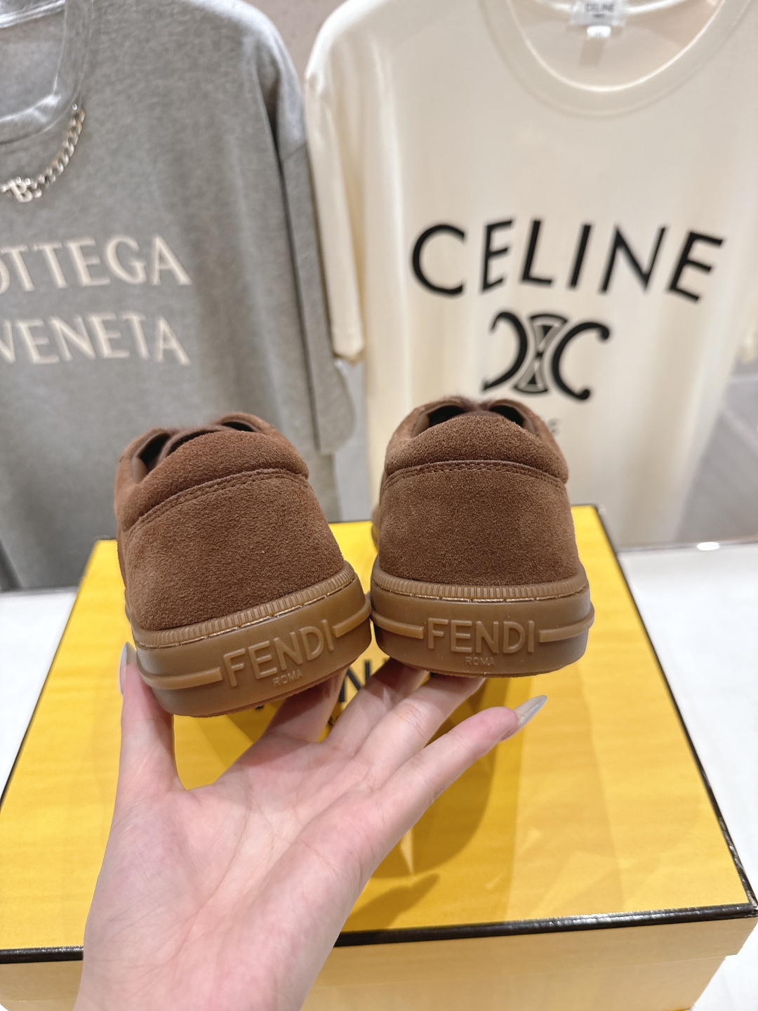 高版本出厂情侣款 最新火爆 FENDI/芬迪F029 2025ss新款皮面系带情侣运动休闲鞋-全新必备款