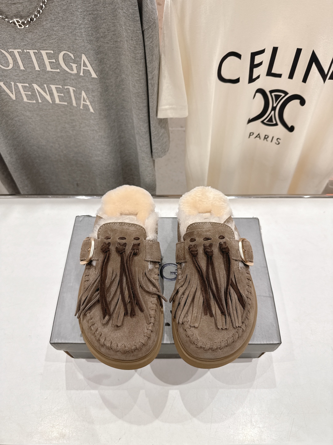 高版本出厂 UGG冬季F028 2025ss新款时尚厚底一脚蹬羊毛拖鞋雪地靴 采用A级隆丰皮毛一体 整体