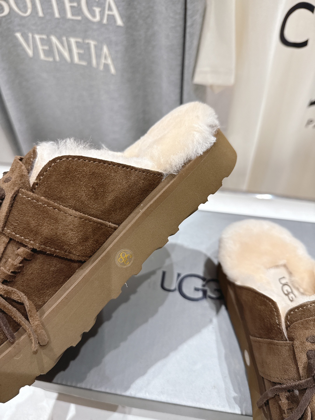 高版本出厂 UGG冬季F028 2025ss新款时尚厚底一脚蹬羊毛拖鞋雪地靴 采用A级隆丰皮毛一体 整体