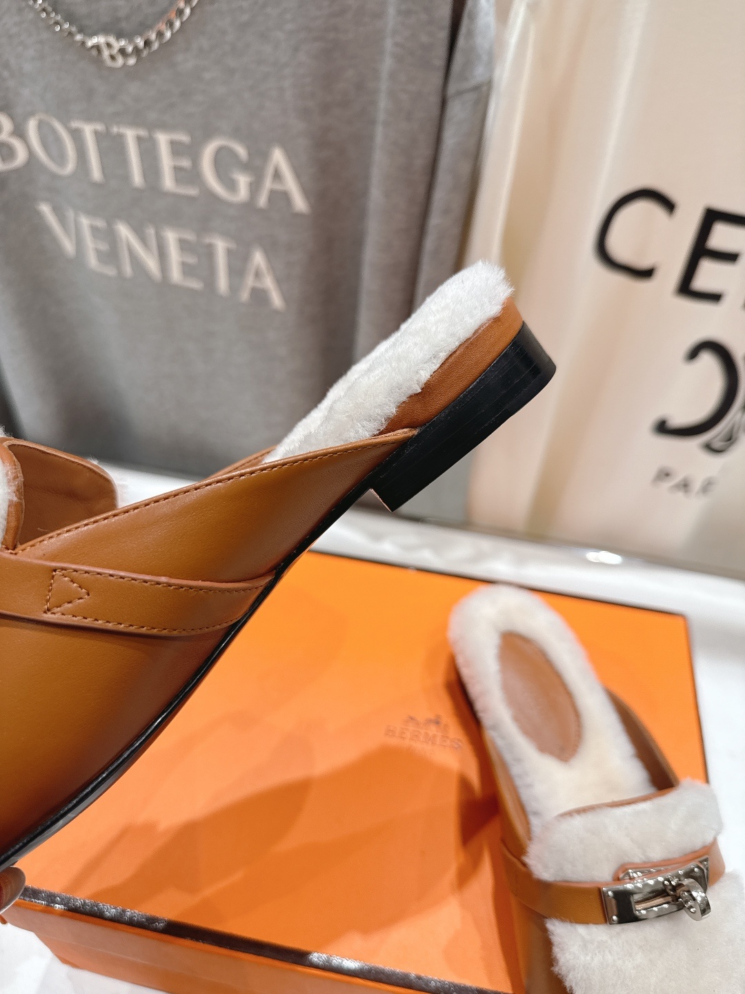 高版本出厂 HERMES* 爱马仕H家2025ss秋冬新款kelly勃肯半包乐福鞋毛毛拖鞋半拖~这款是H
