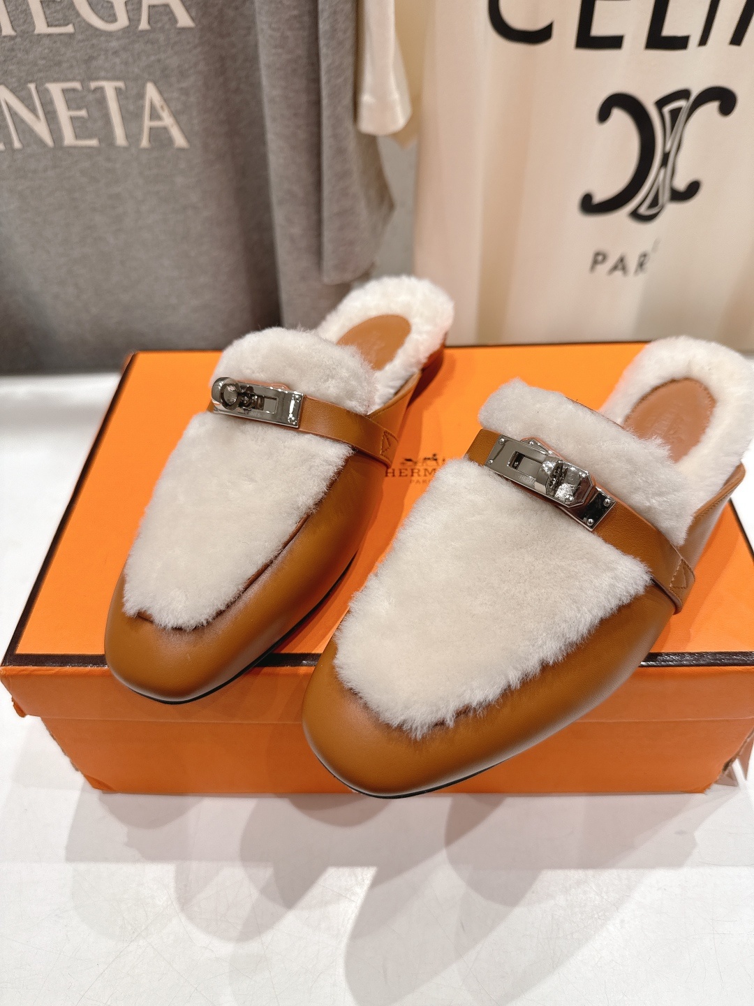 高版本出厂 HERMES* 爱马仕H家2025ss秋冬新款kelly勃肯半包乐福鞋毛毛拖鞋半拖~这款是H