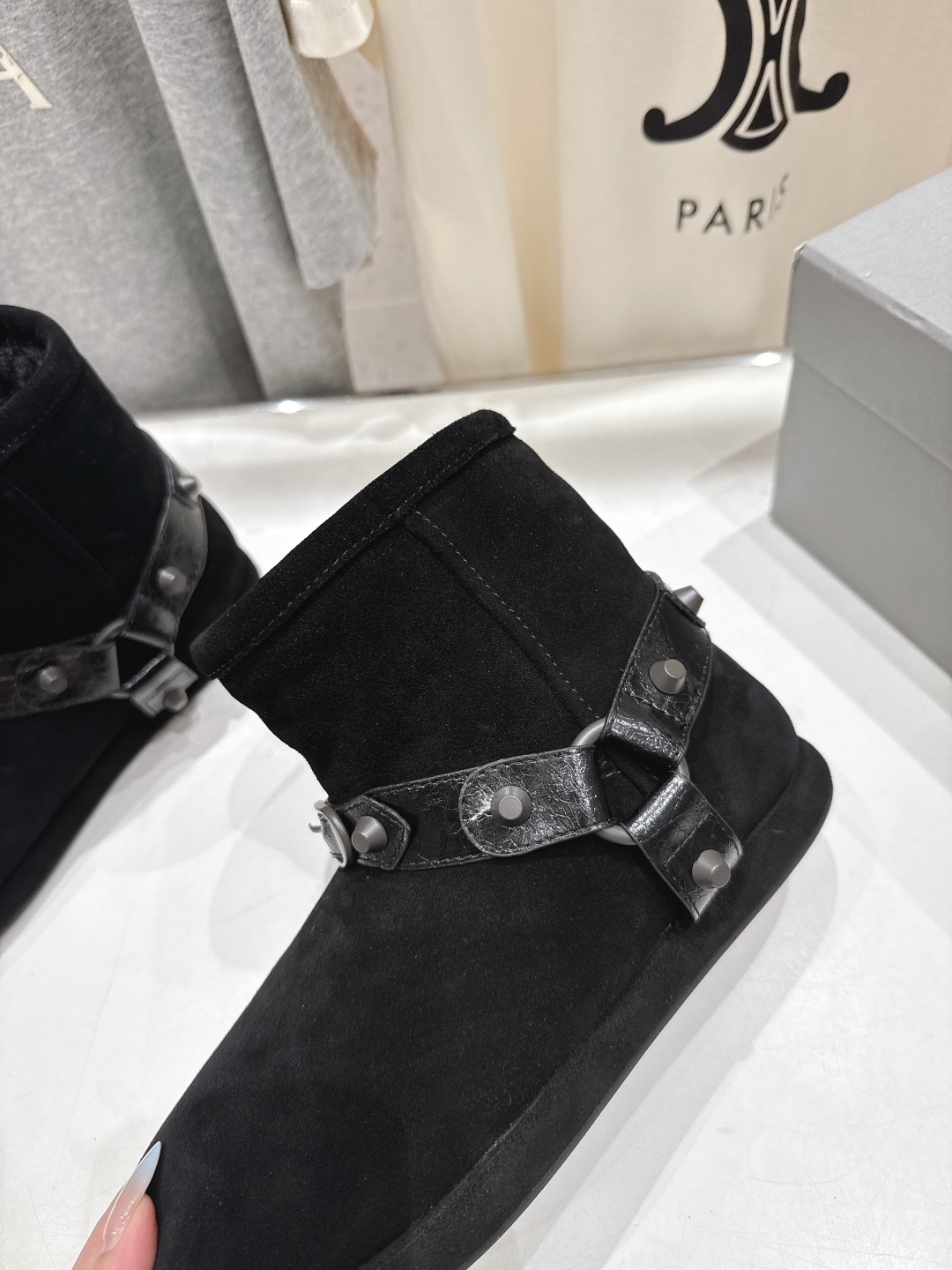 高版本出厂 BALENCIAGA*巴黎世家F022 2025ss秋冬新款羊毛短靴雪地靴冬日凛凛🏂🏻不可缺